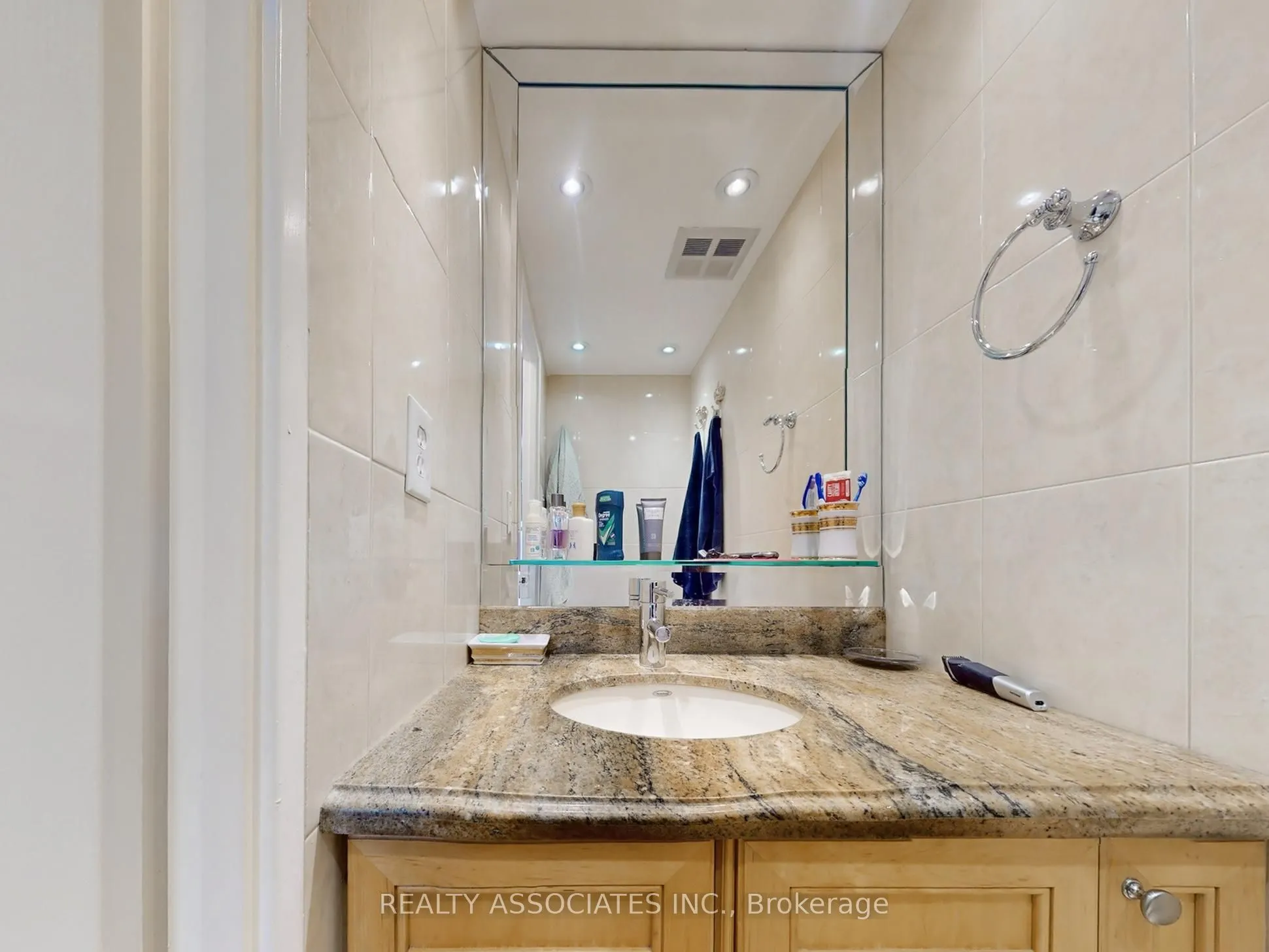205 Hilda Avenue, #1704
