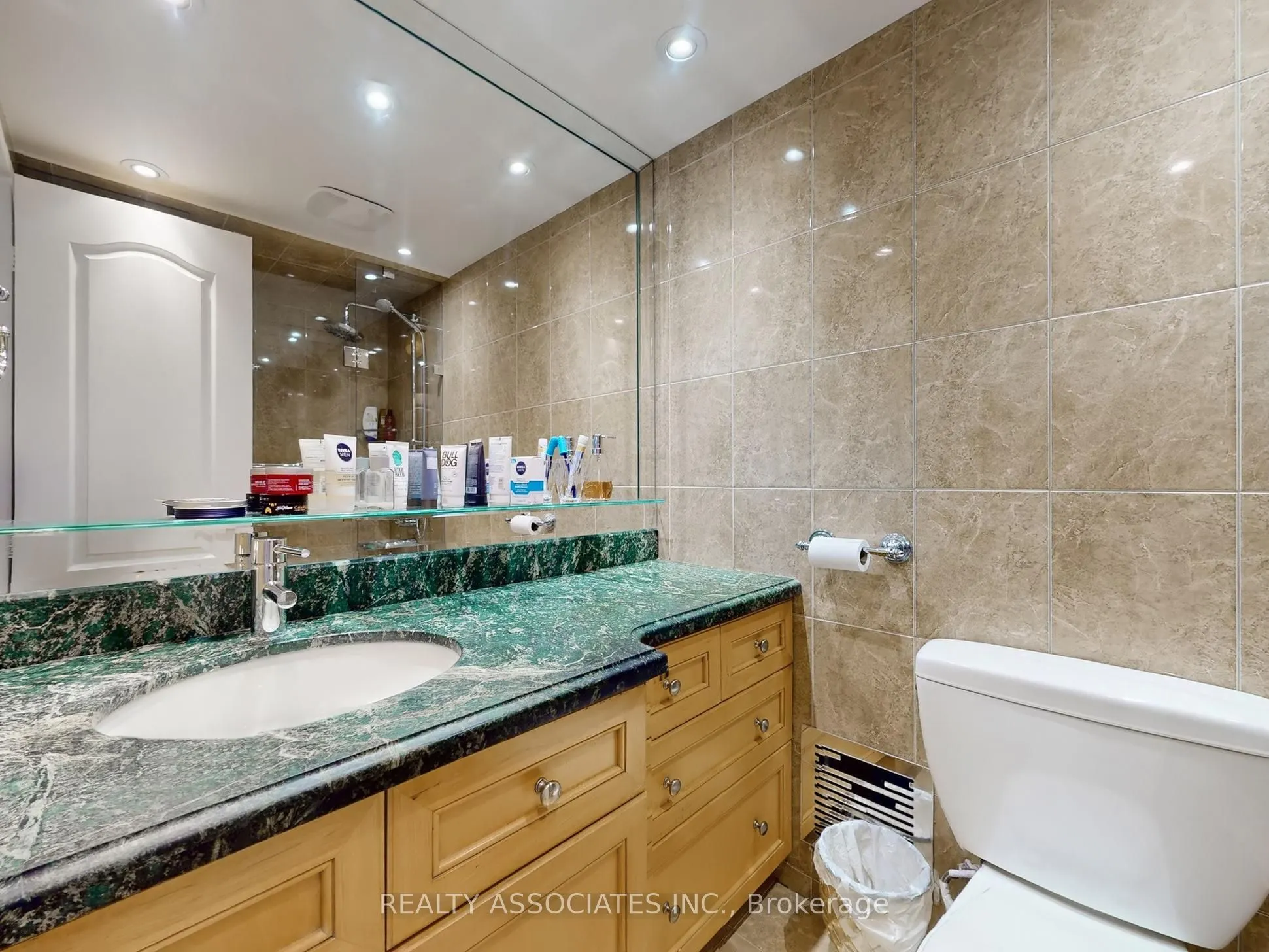 205 Hilda Avenue, #1704
