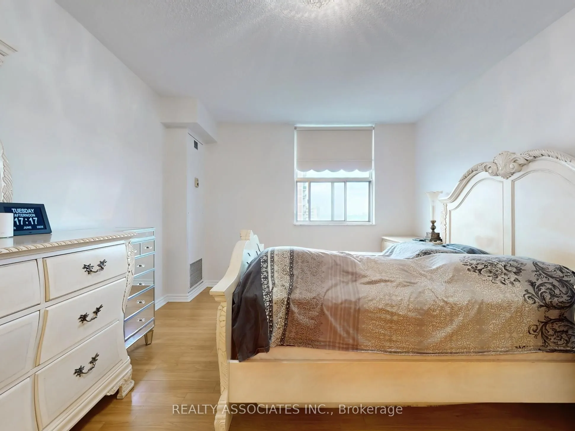 205 Hilda Avenue, #1704
