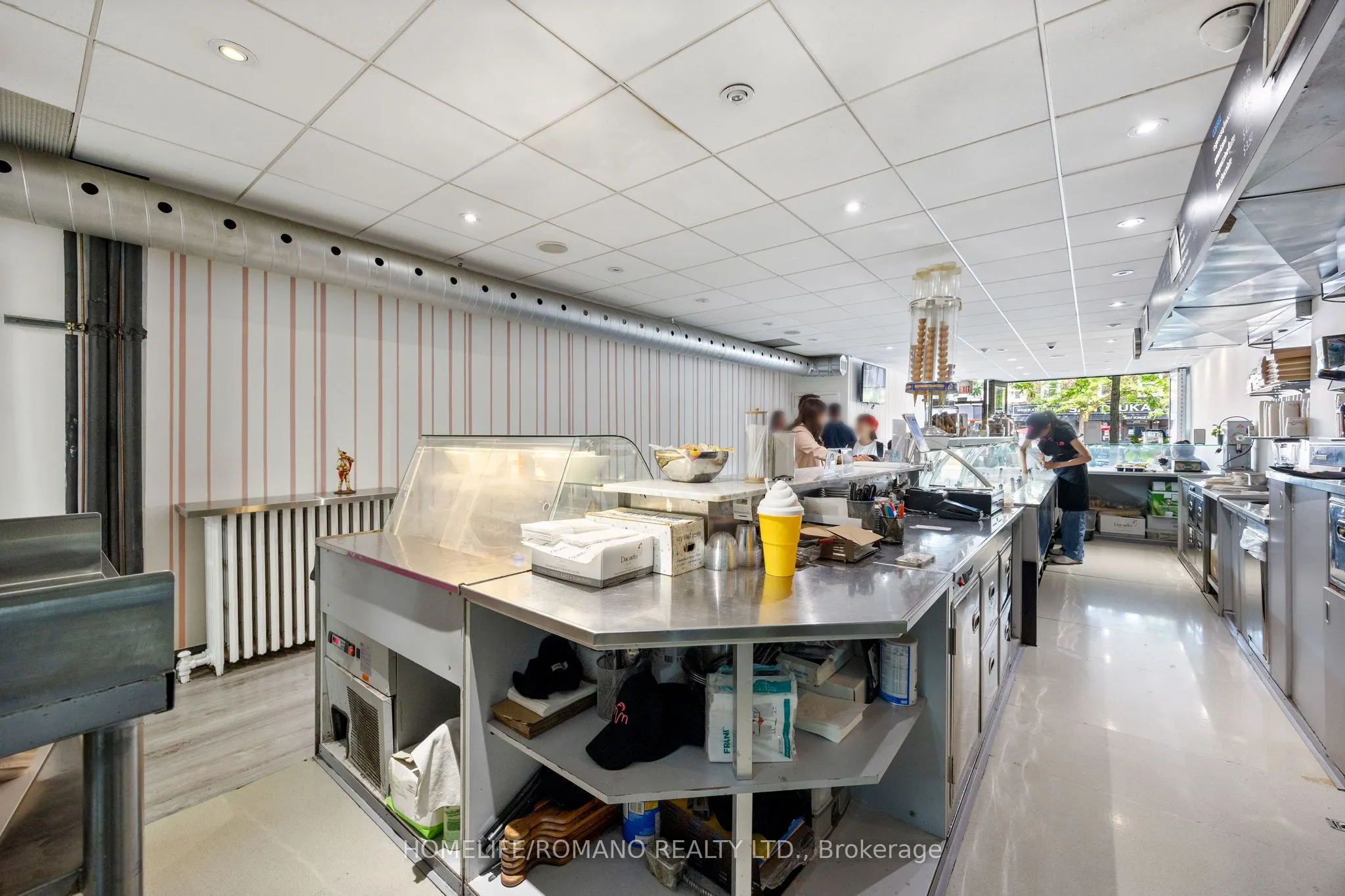 2076 Yonge Street