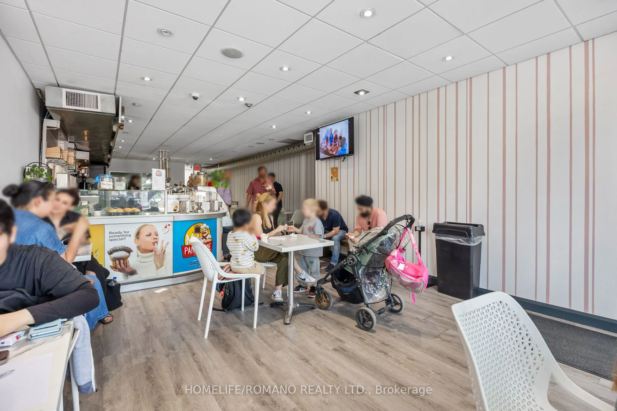 2076 Yonge Street