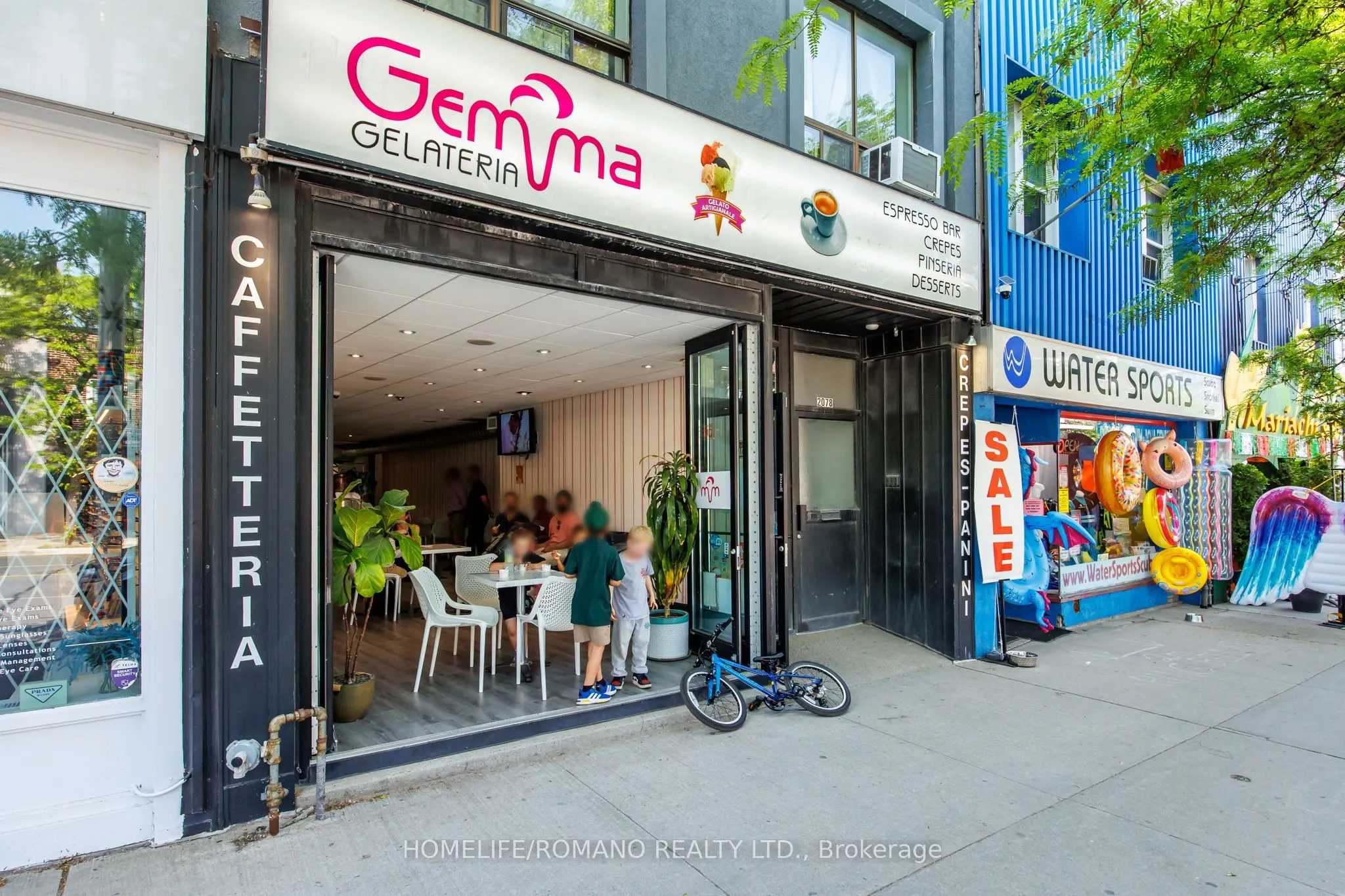 2076 Yonge Street