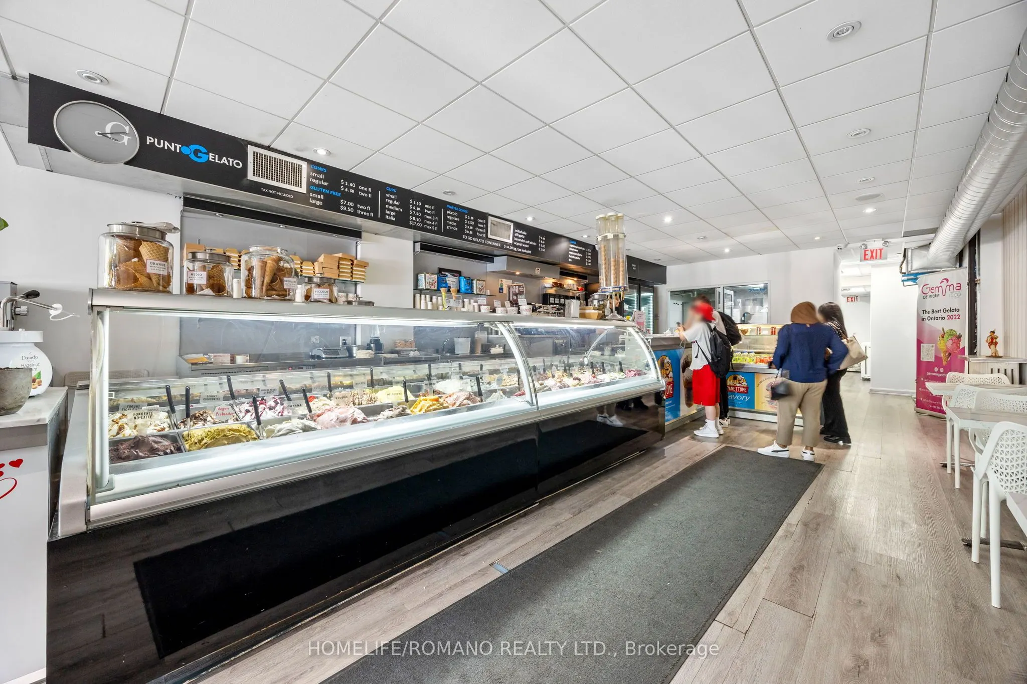 2076 Yonge Street