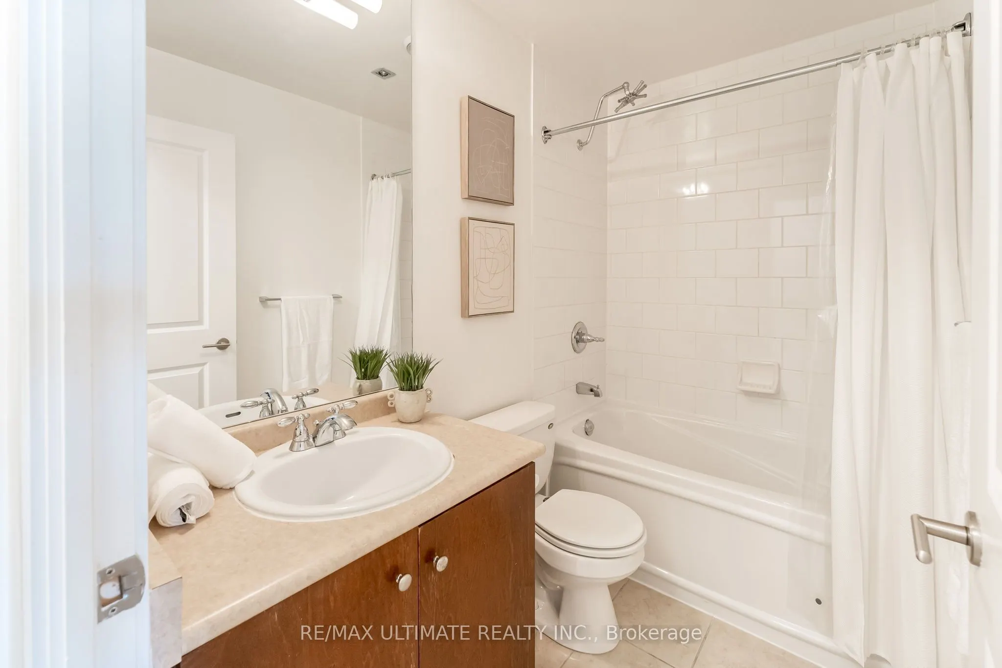 18 Yorkville Avenue, #508