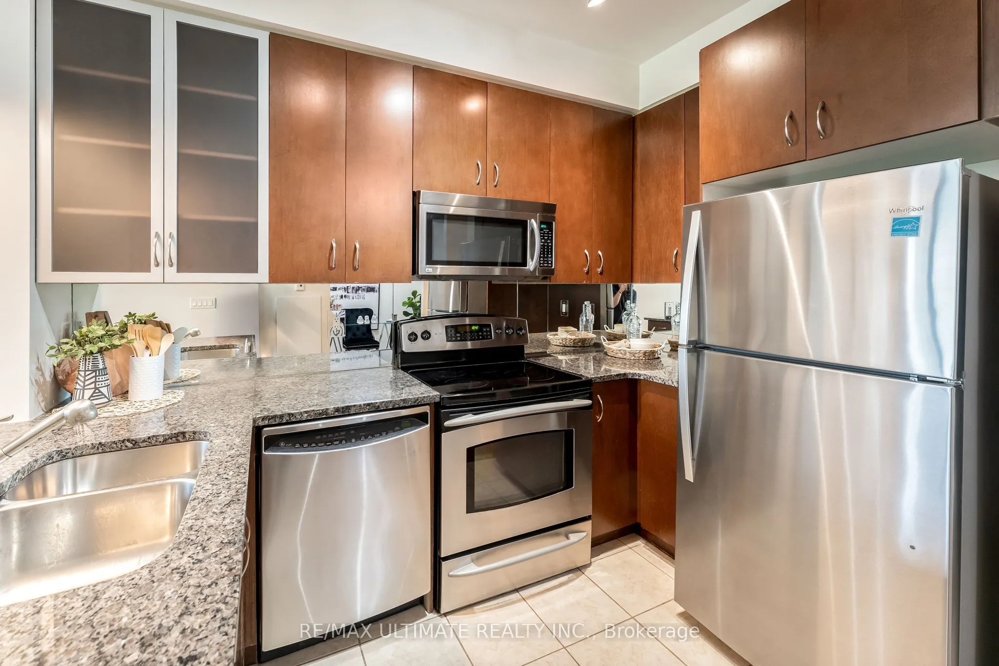 18 Yorkville Avenue, #508