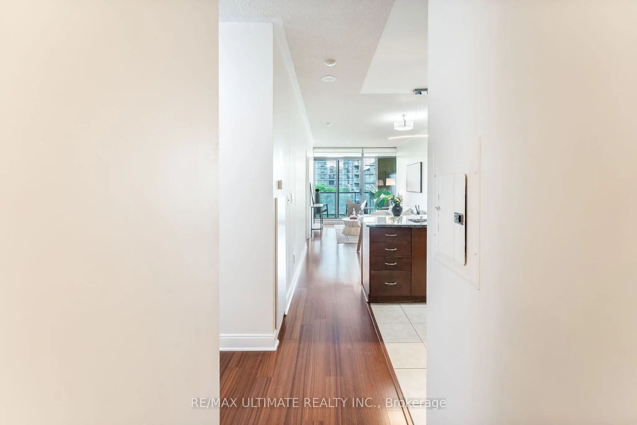 18 Yorkville Avenue, #508