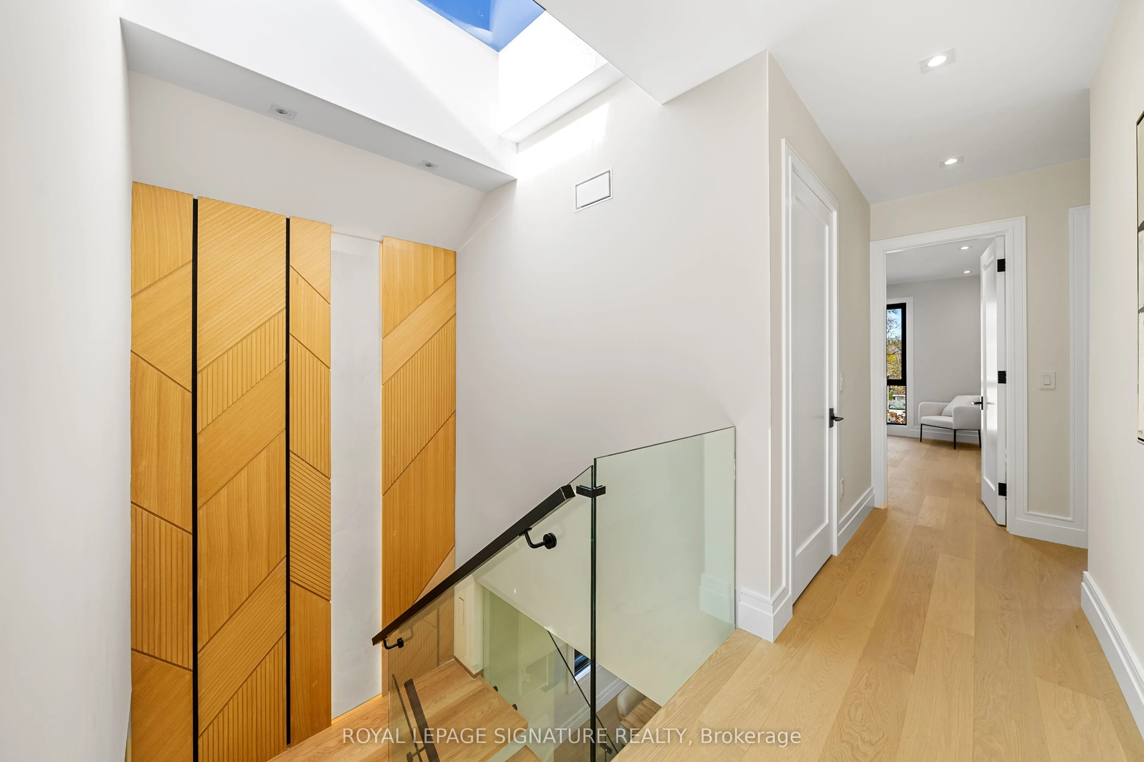 551 Broadway Avenue