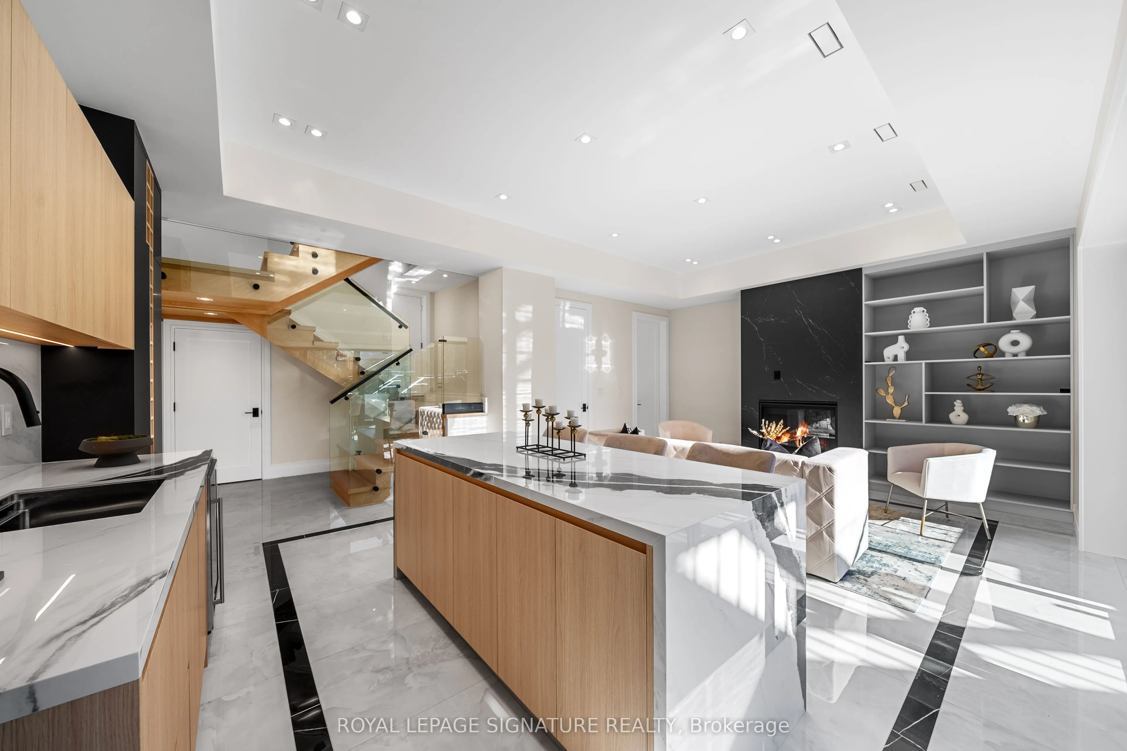 551 Broadway Avenue