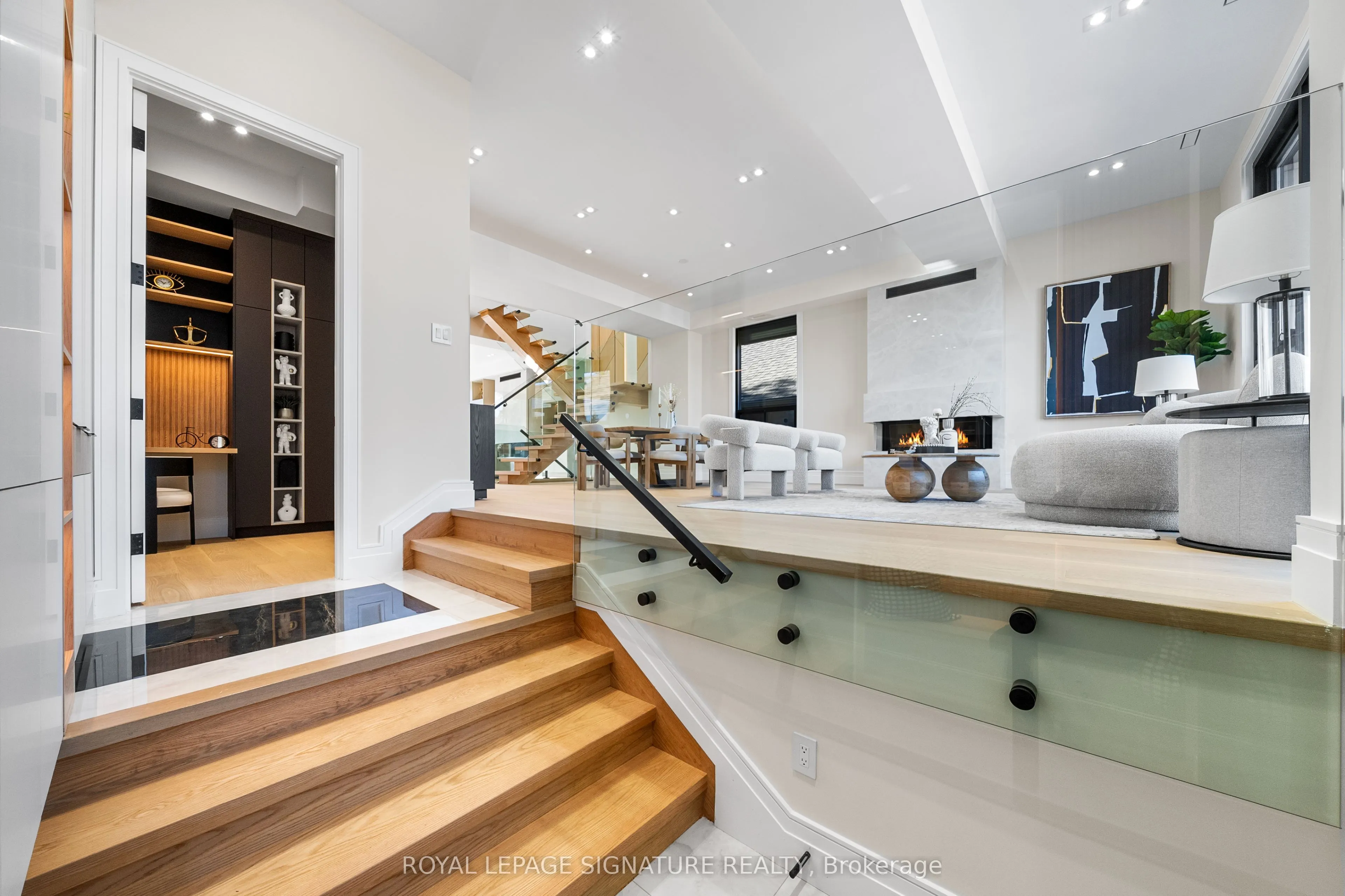 551 Broadway Avenue