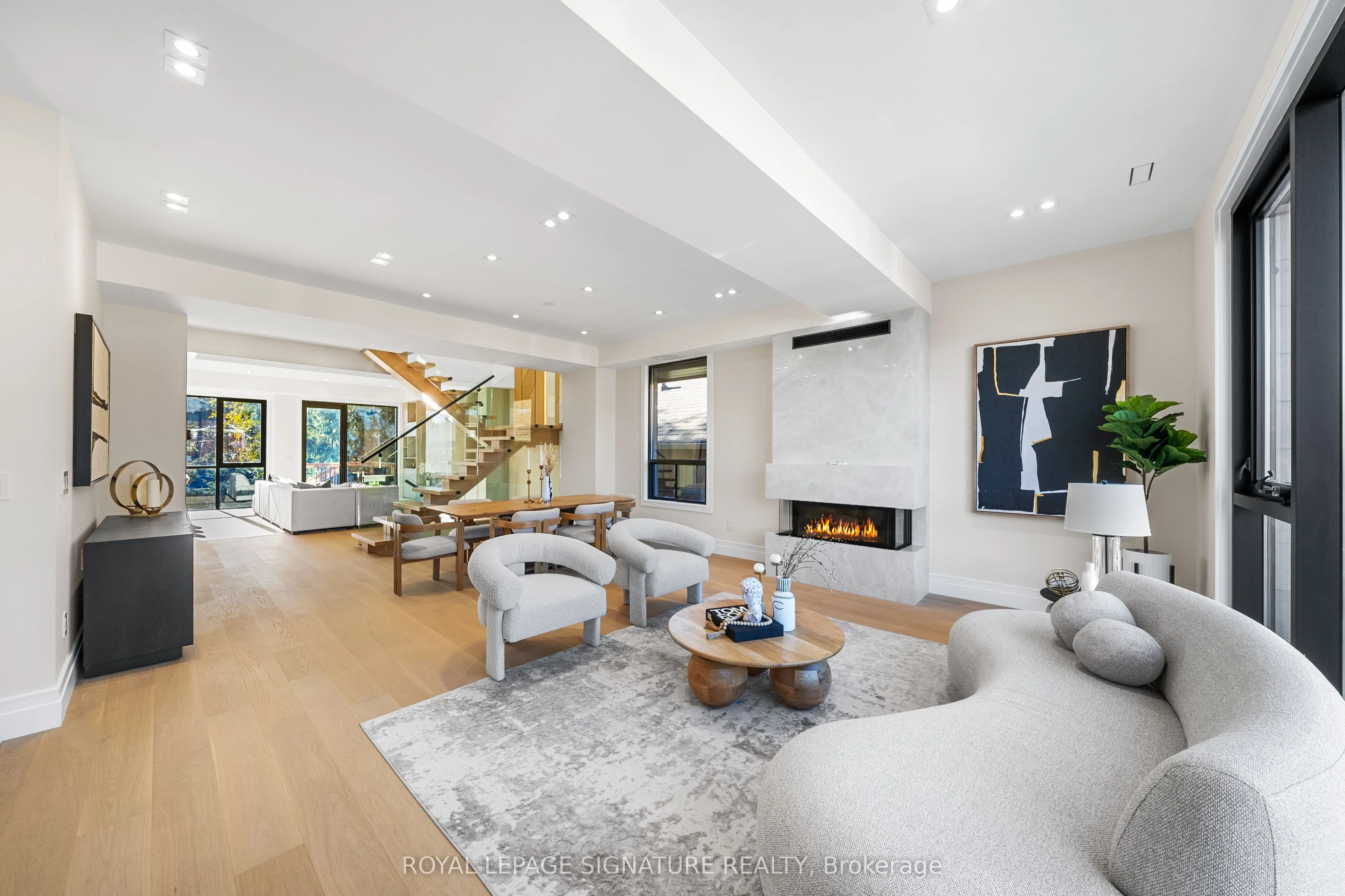 551 Broadway Avenue