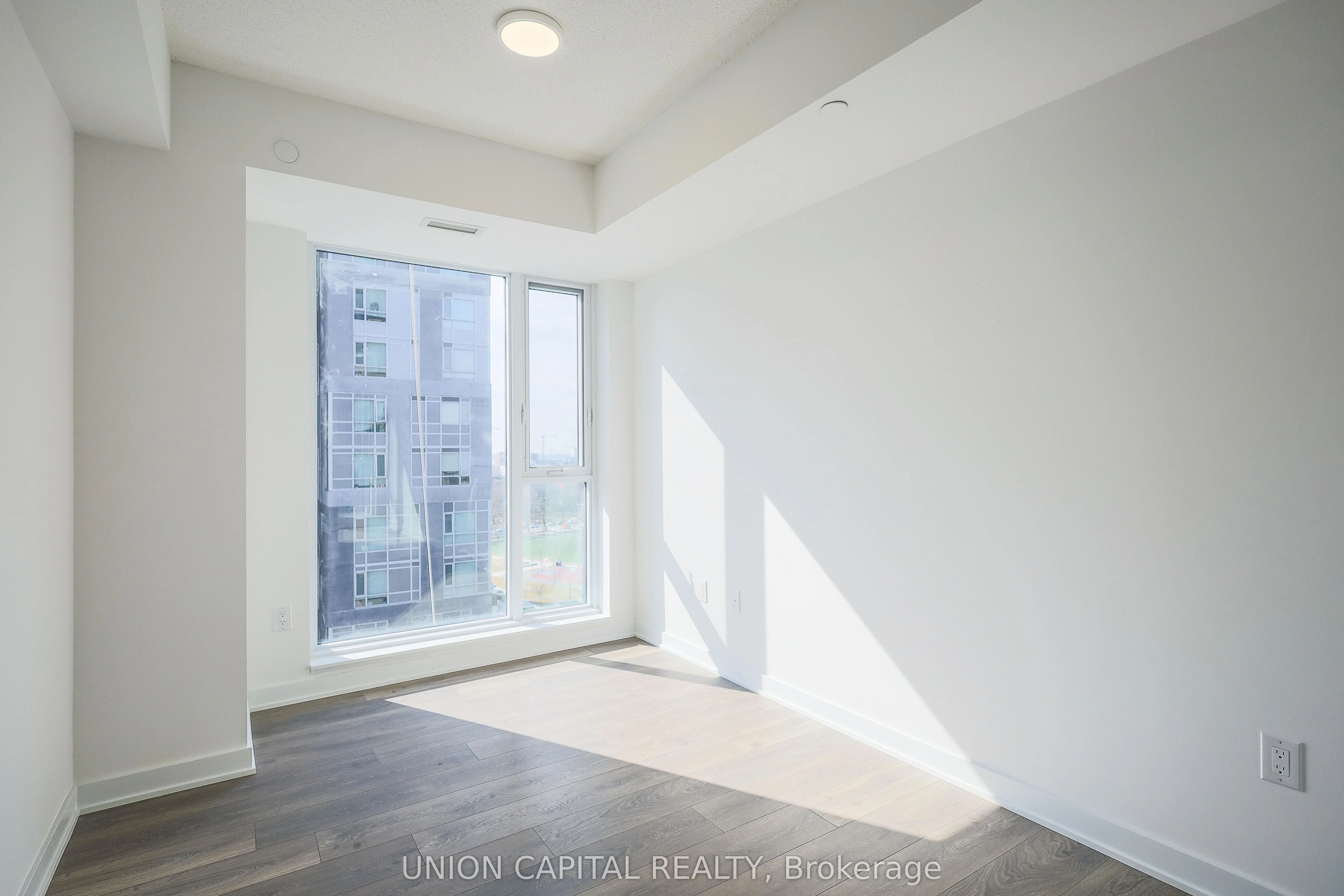 130 RIVER Street, #902