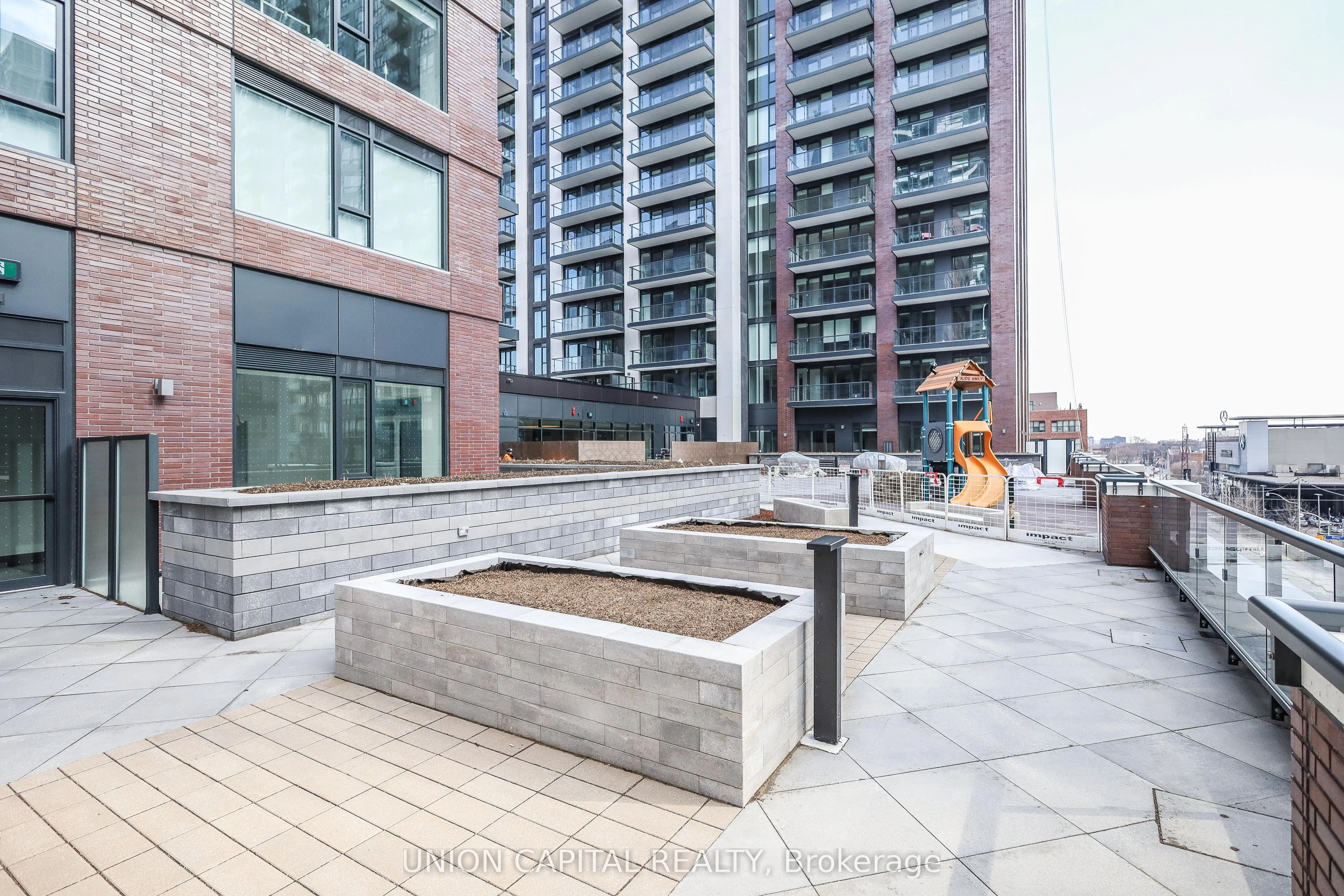 130 RIVER Street, #902