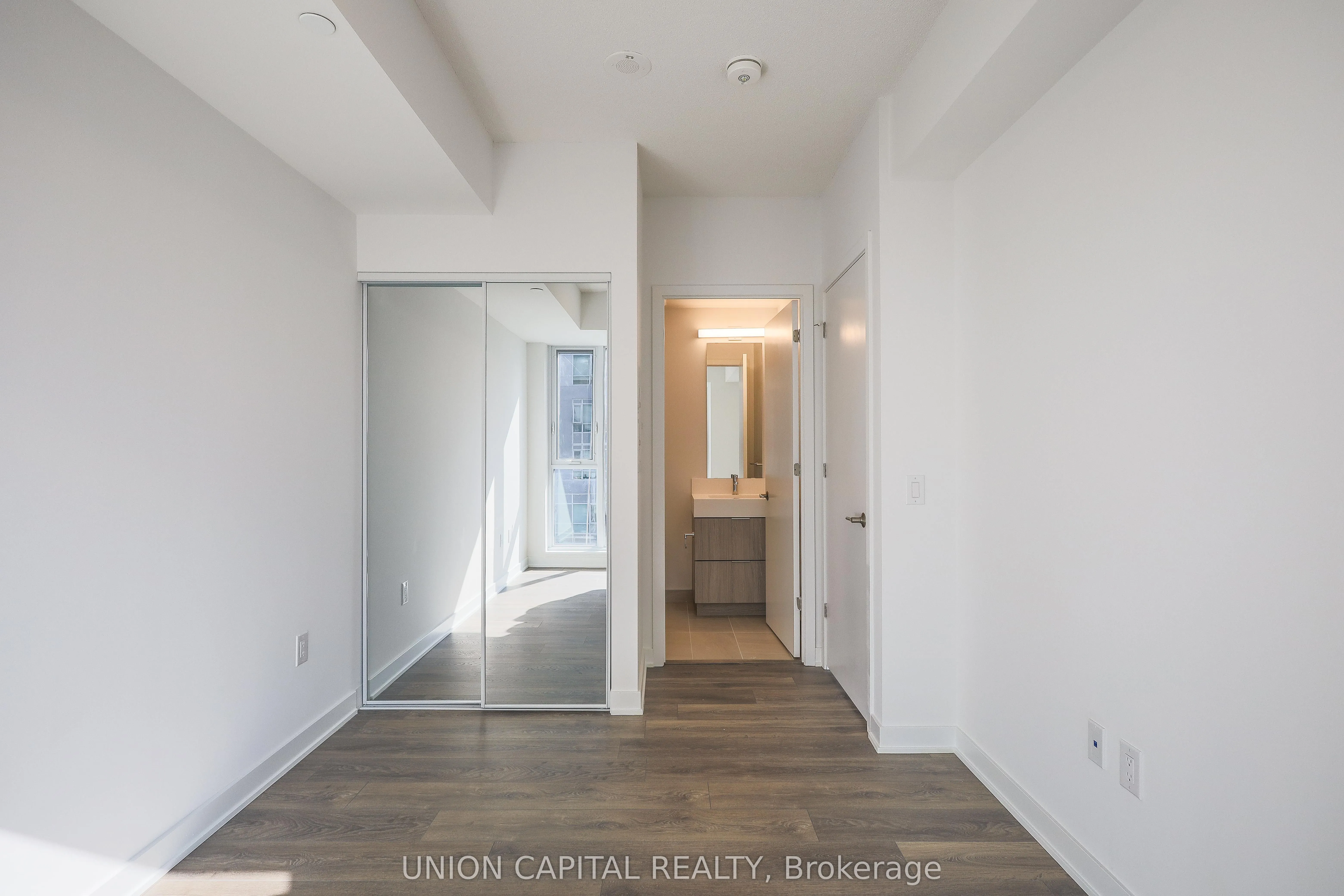 130 RIVER Street, #902