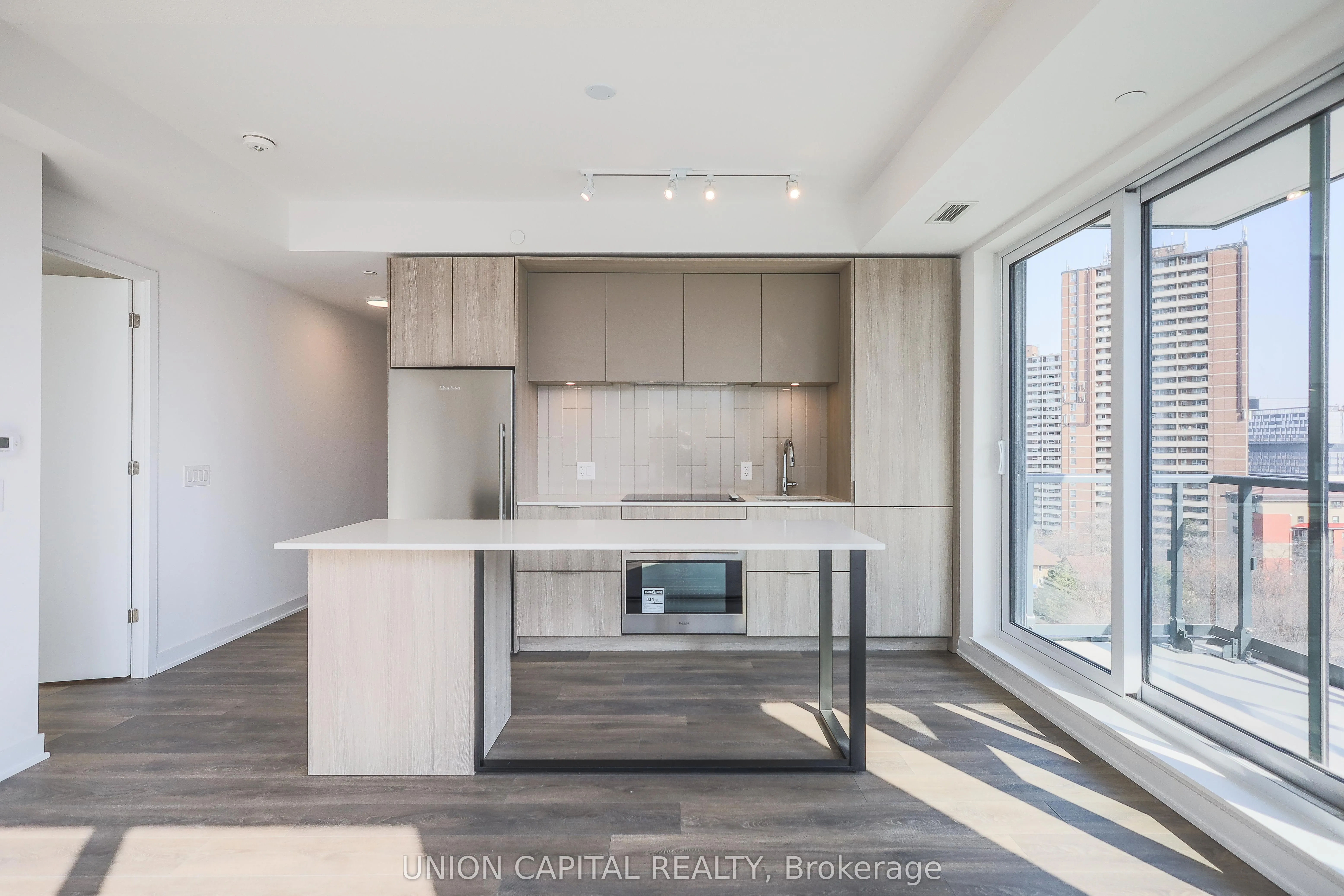 130 RIVER Street, #902