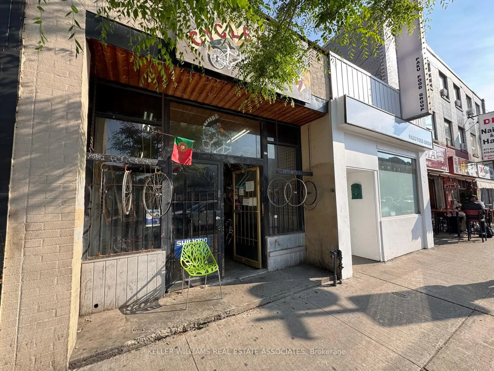863 Bloor Street W