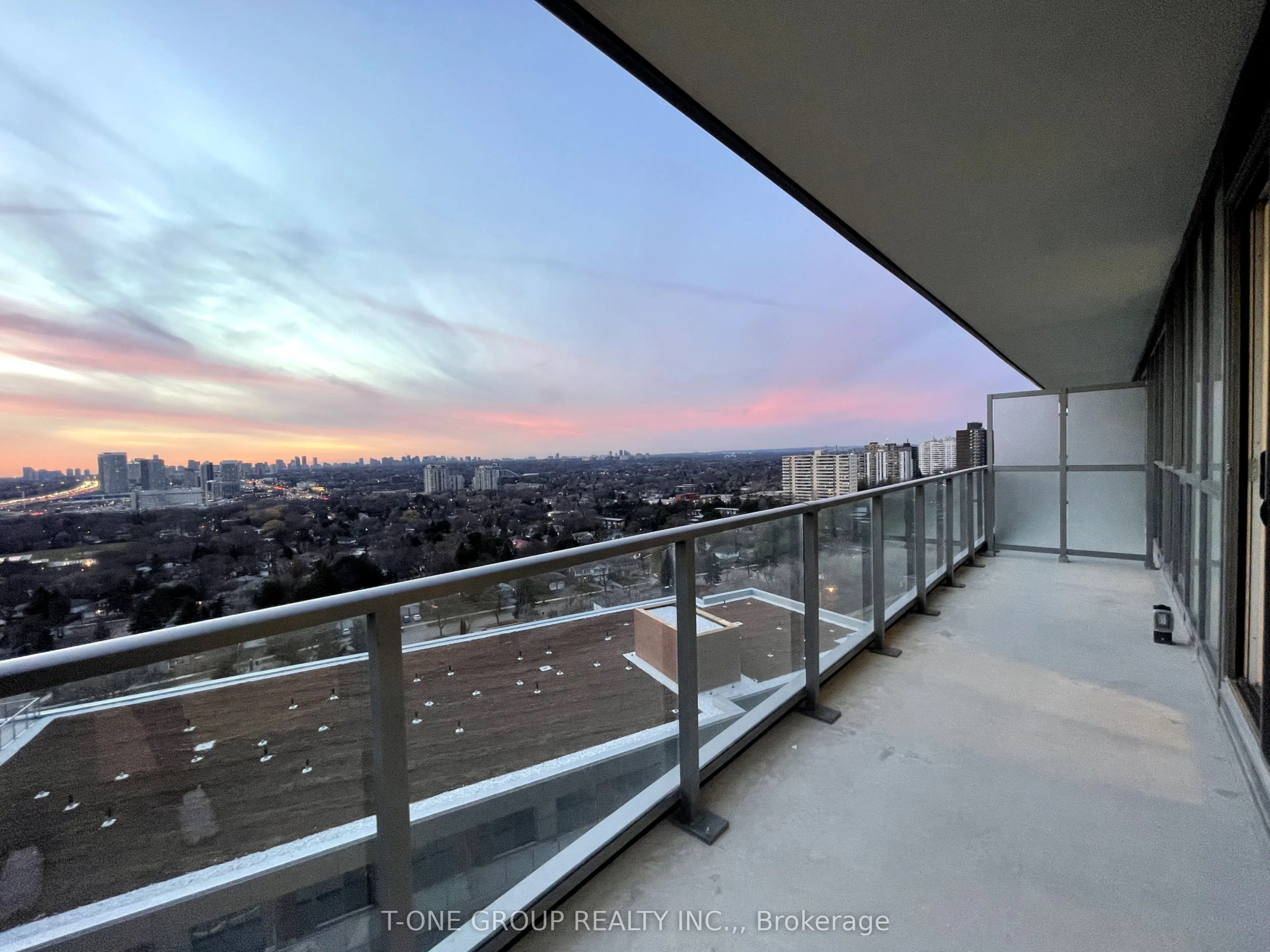 38 Forest Manor Road, #1207