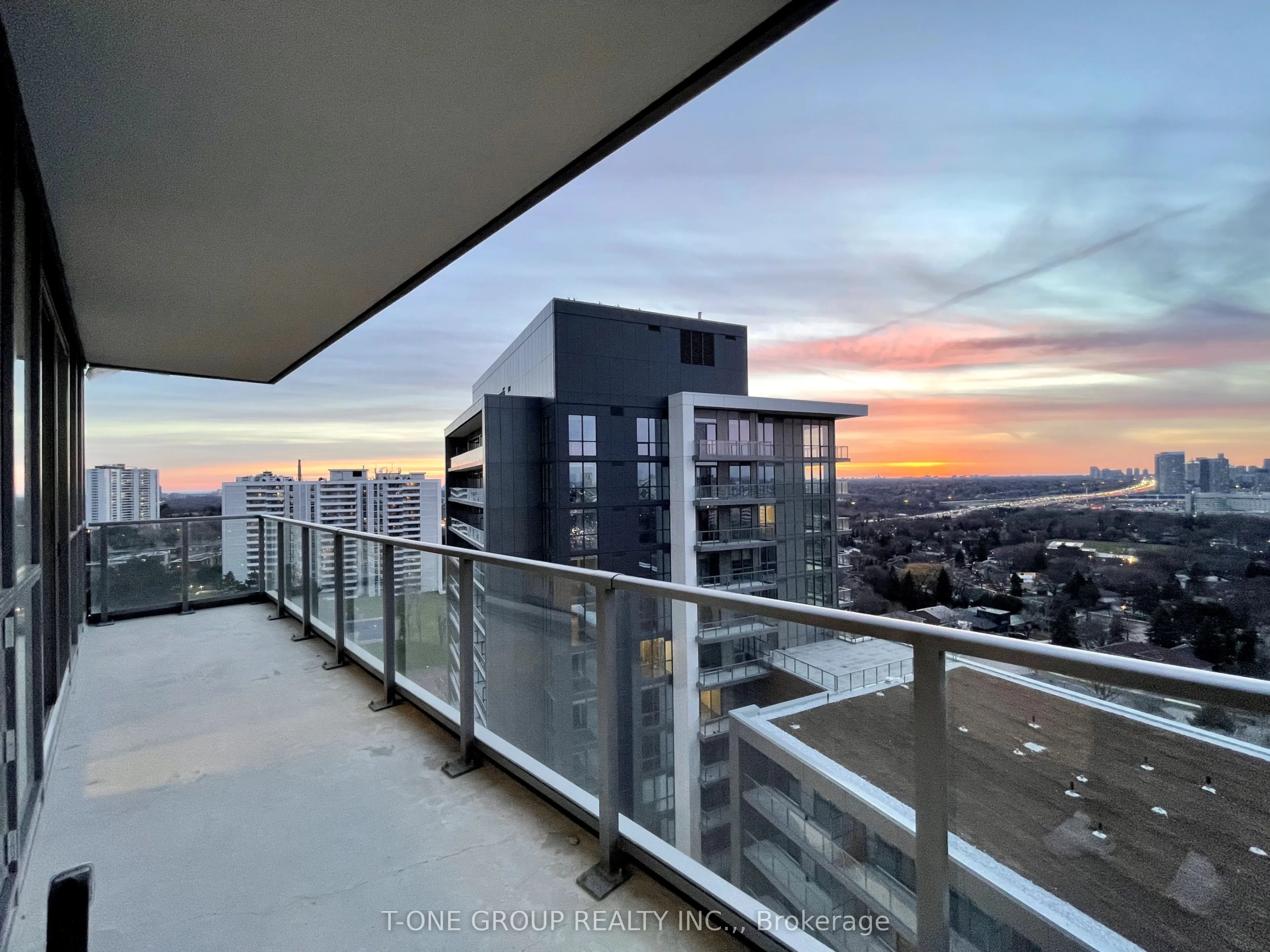 38 Forest Manor Road, #1207