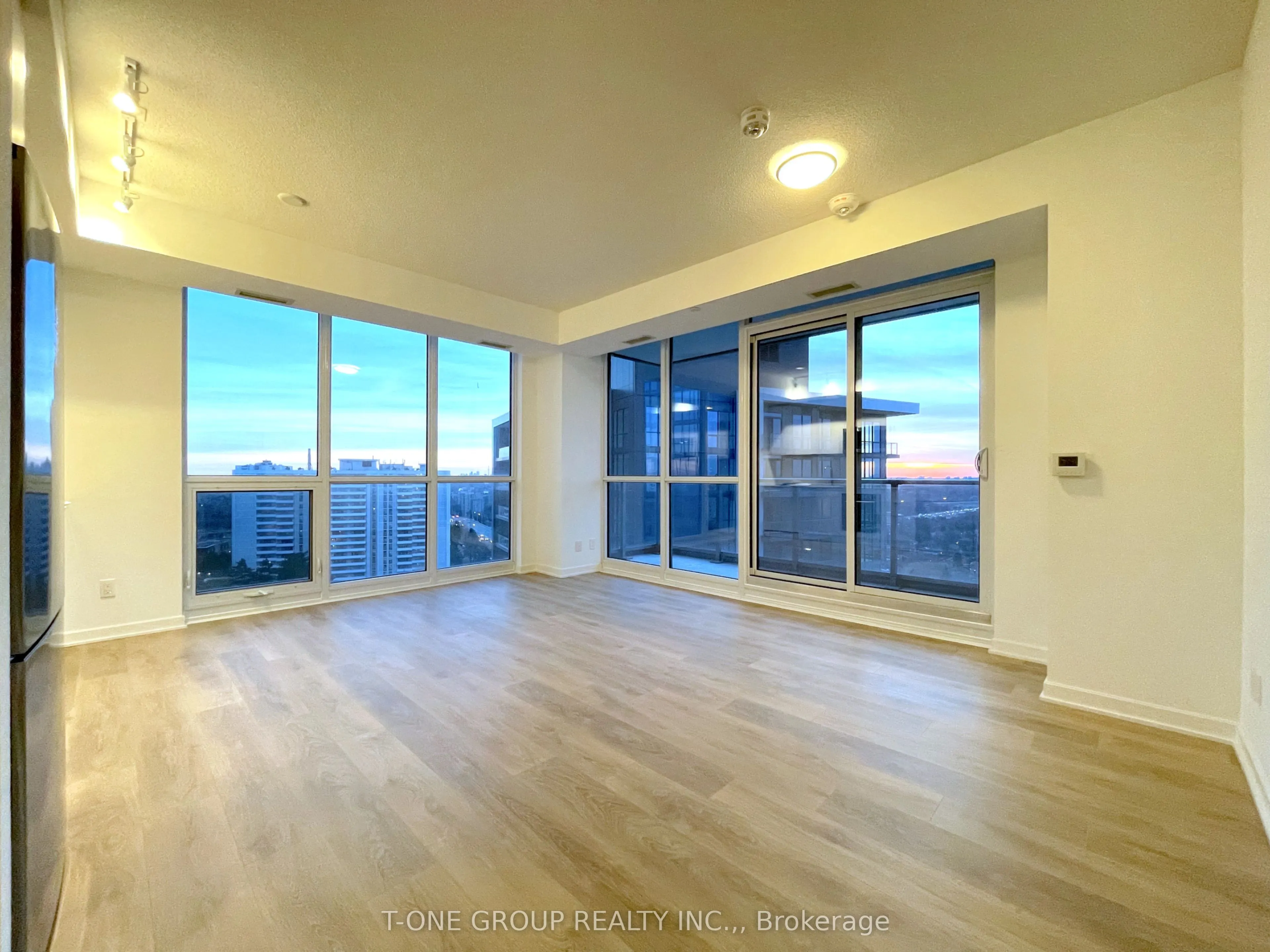 38 Forest Manor Road, #1207