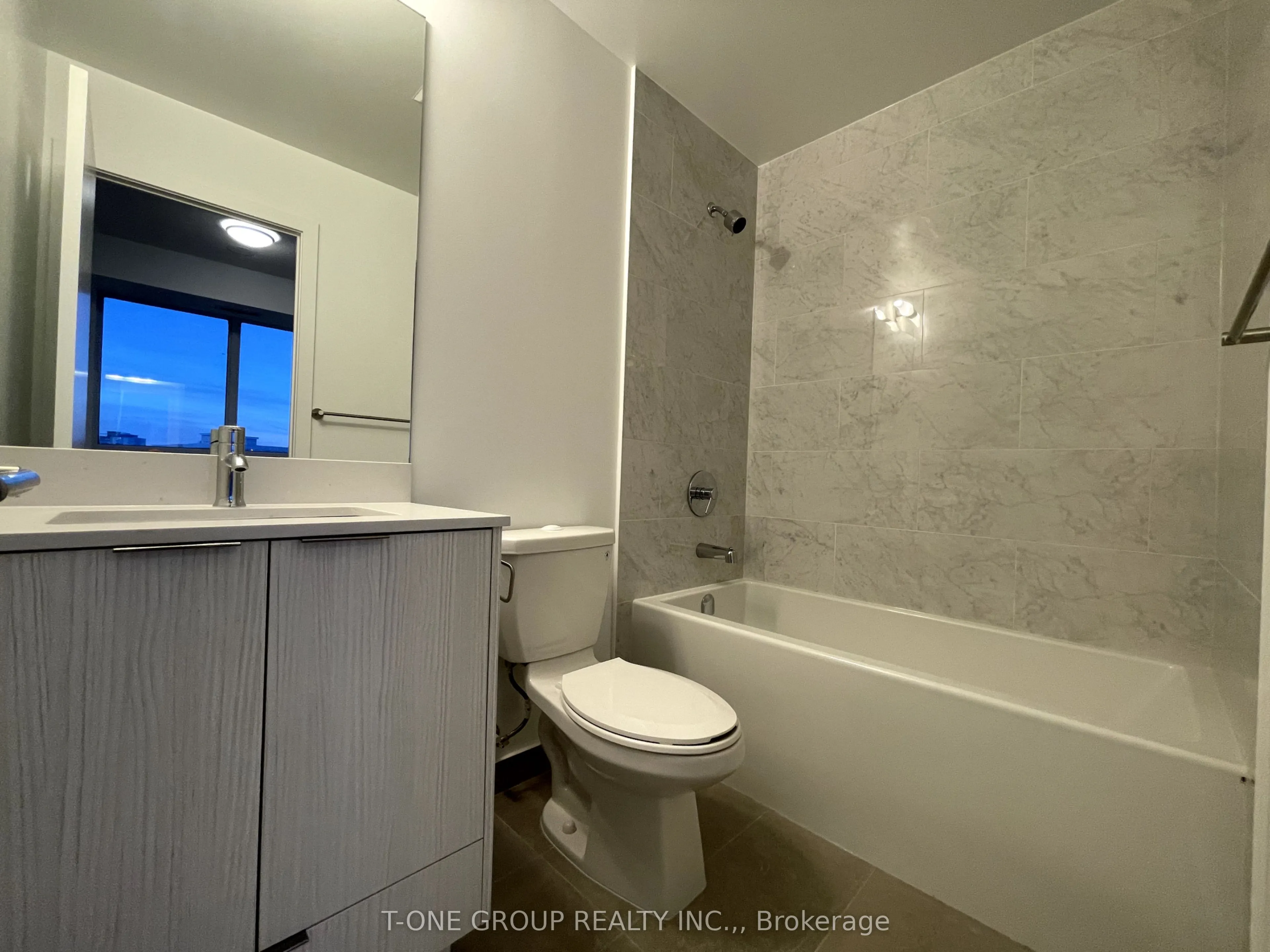38 Forest Manor Road, #1207