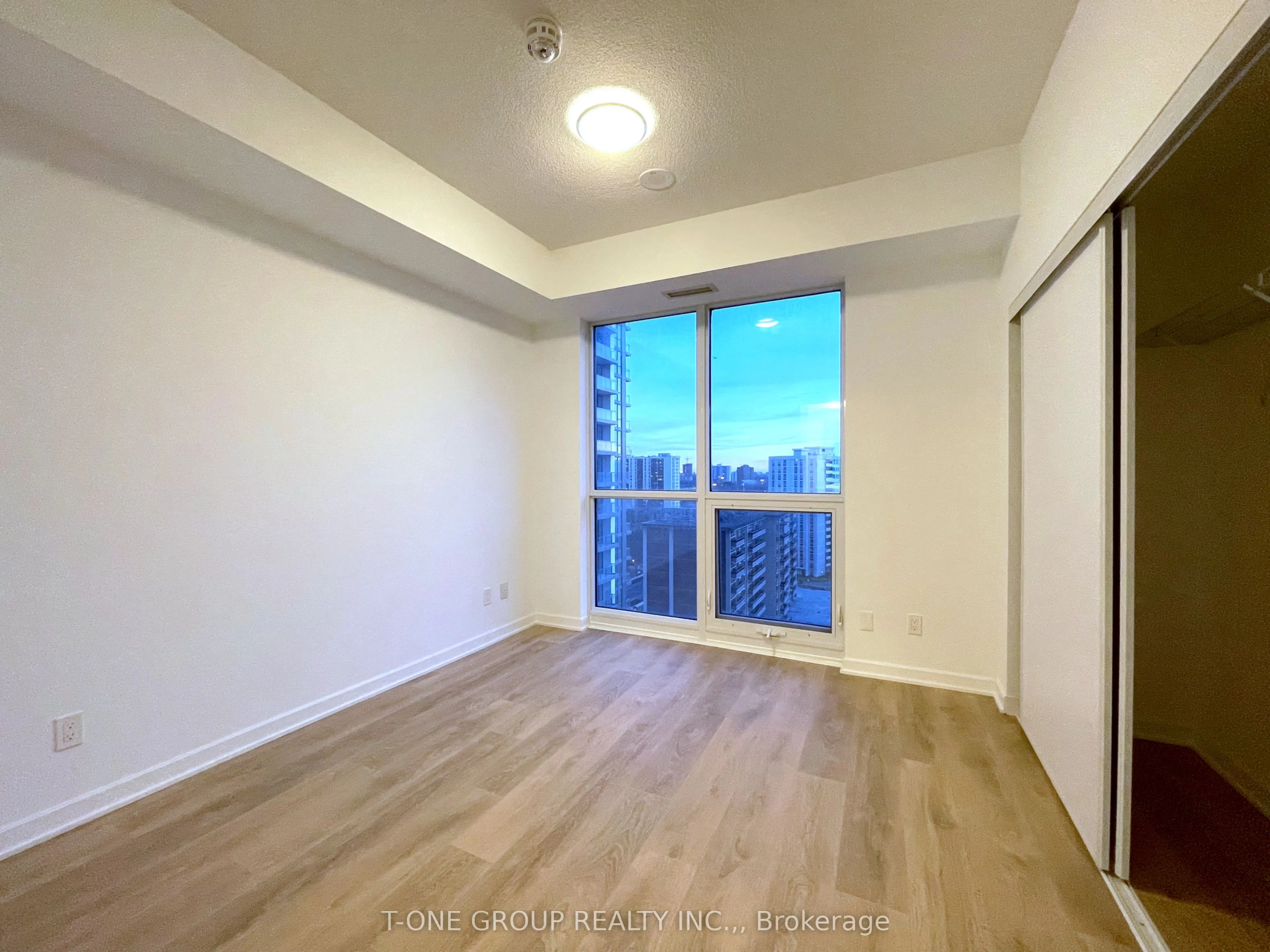 38 Forest Manor Road, #1207