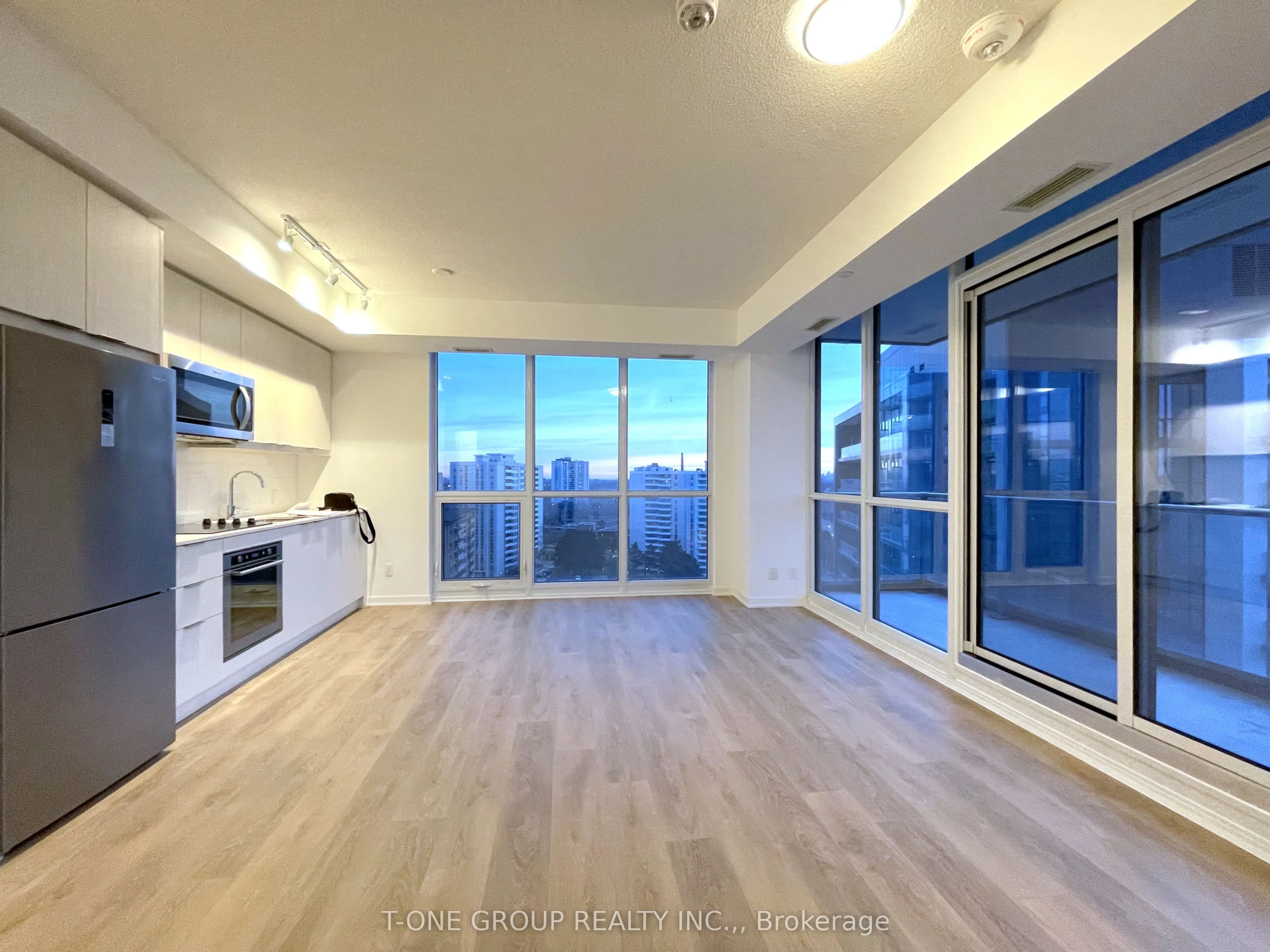 38 Forest Manor Road, #1207