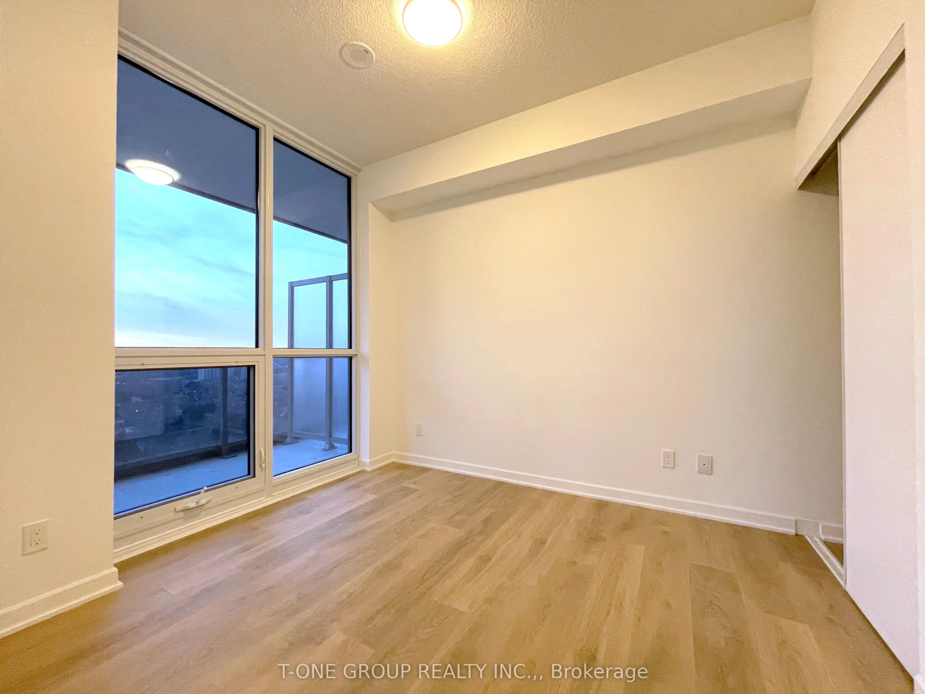 38 Forest Manor Road, #1207