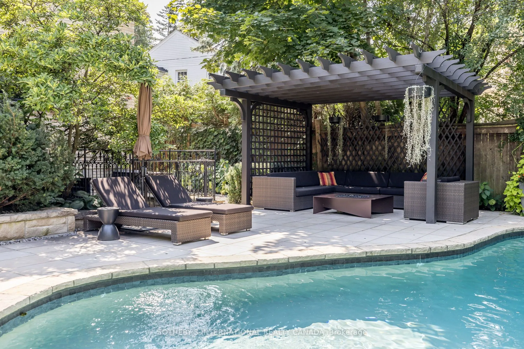 6 Bayview Wood
