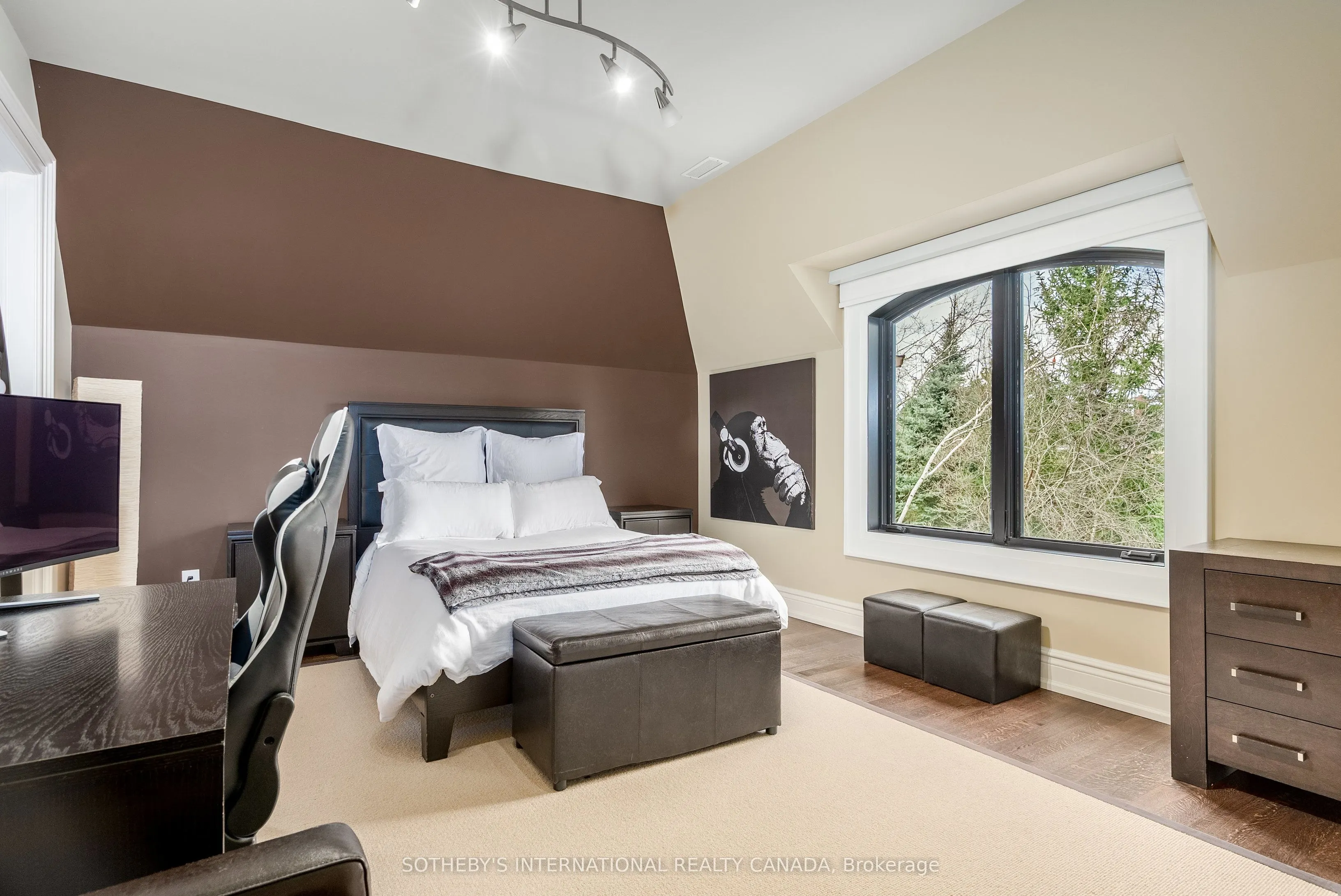 6 Bayview Wood