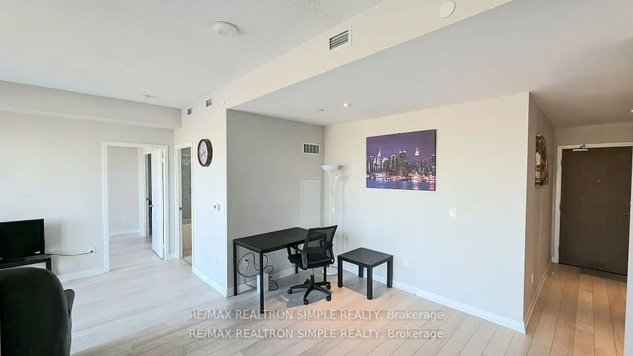 117 Mcmahon Drive, #1211