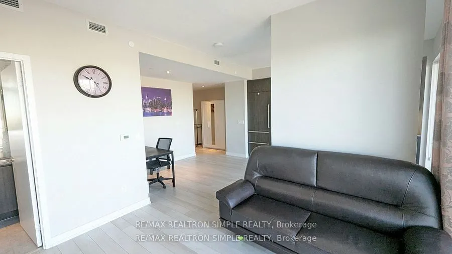 117 Mcmahon Drive, #1211