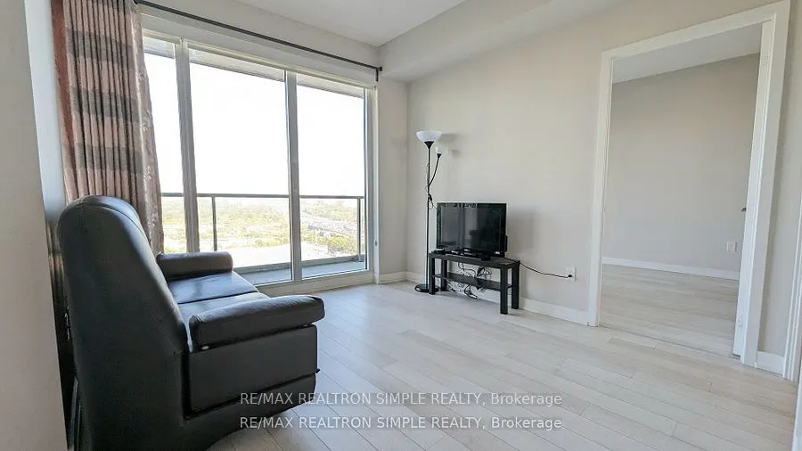 117 Mcmahon Drive, #1211