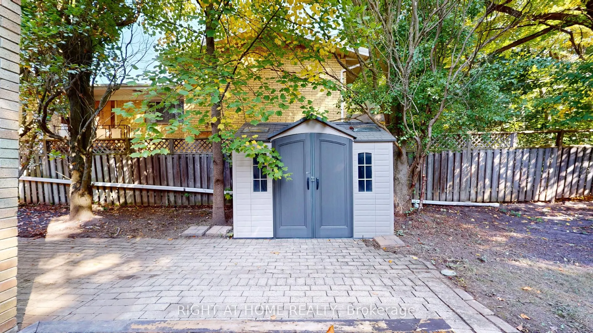 23 Christine Crescent