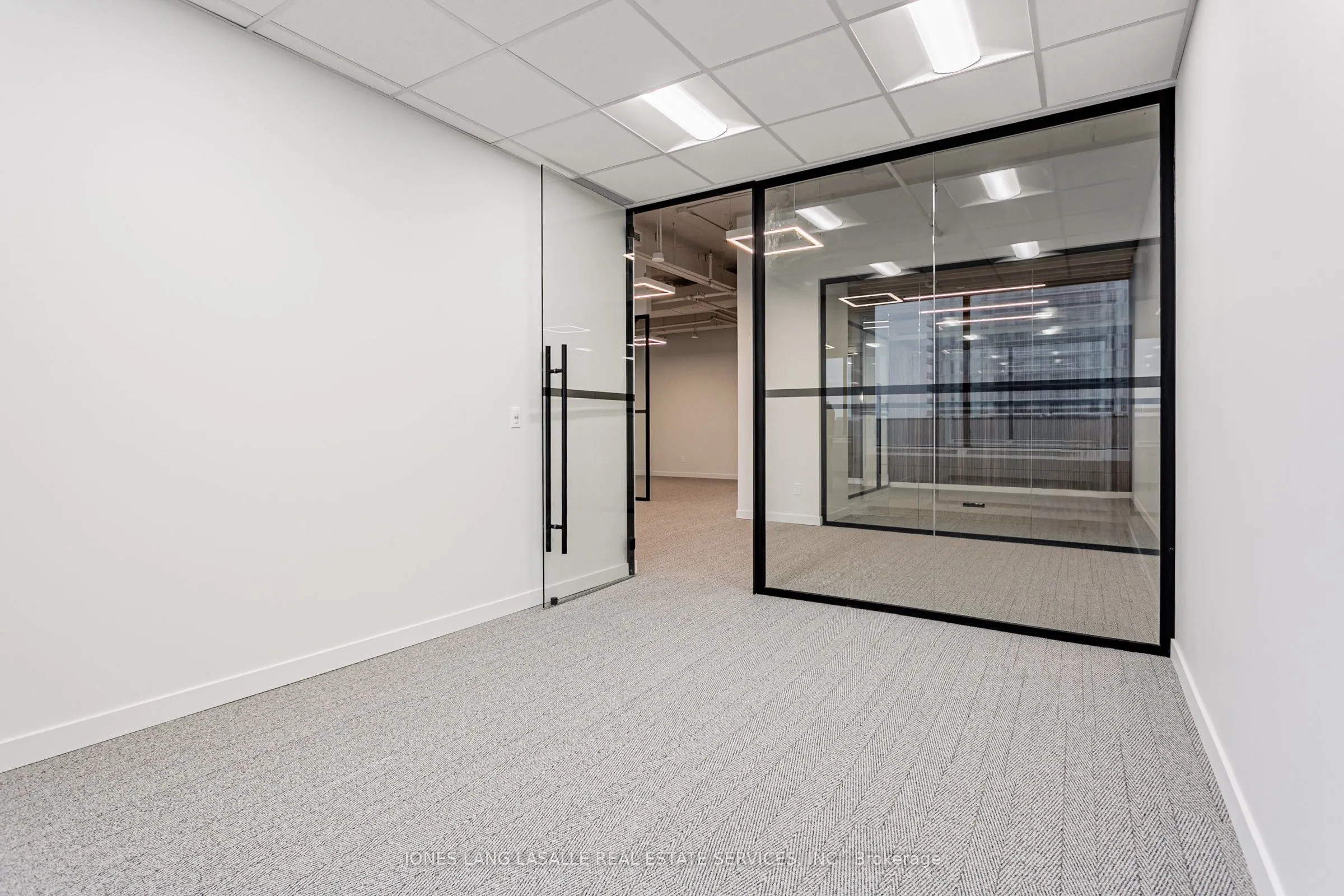 2300 Yonge Street, #1505