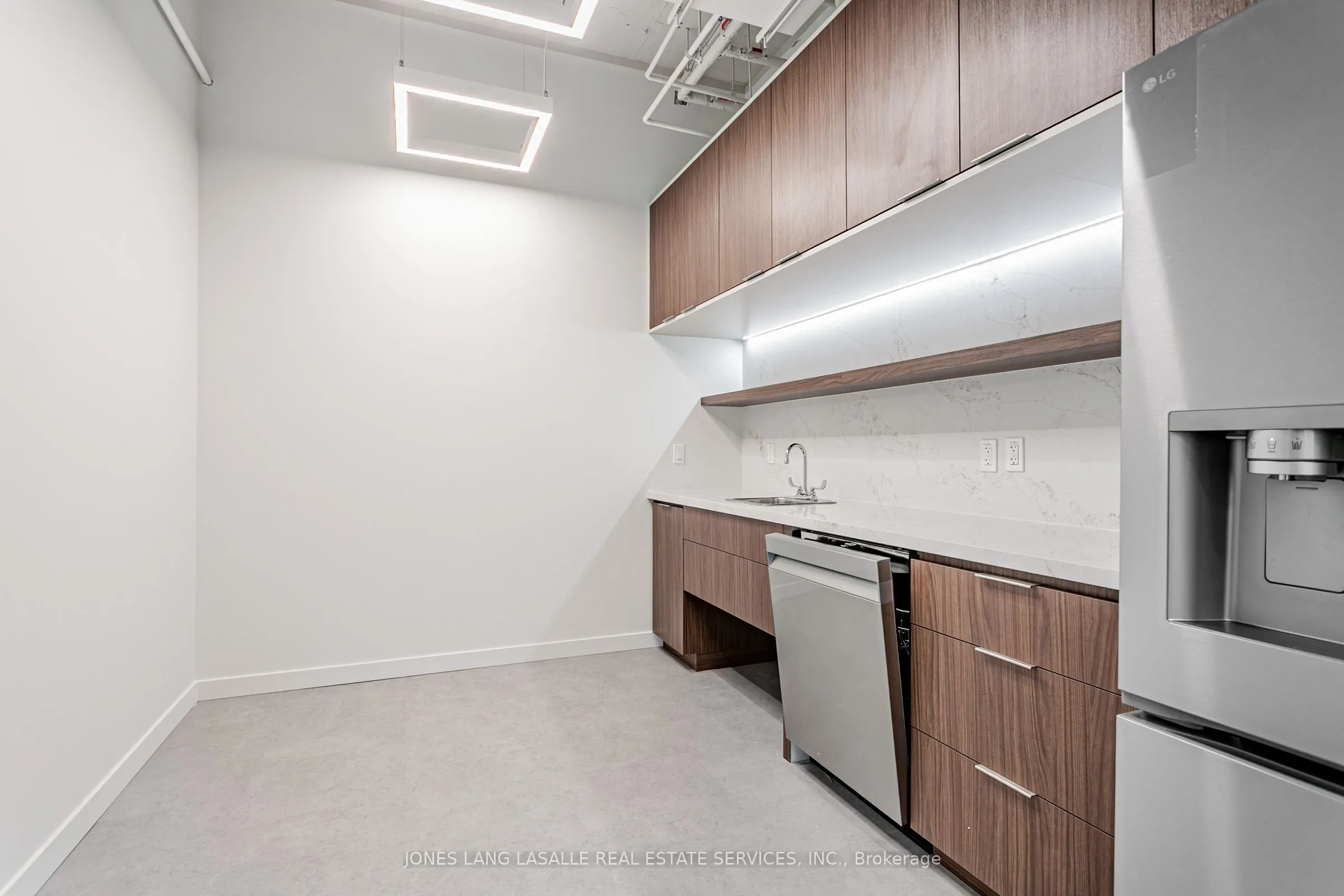 20 Eglinton Avenue W, #1112