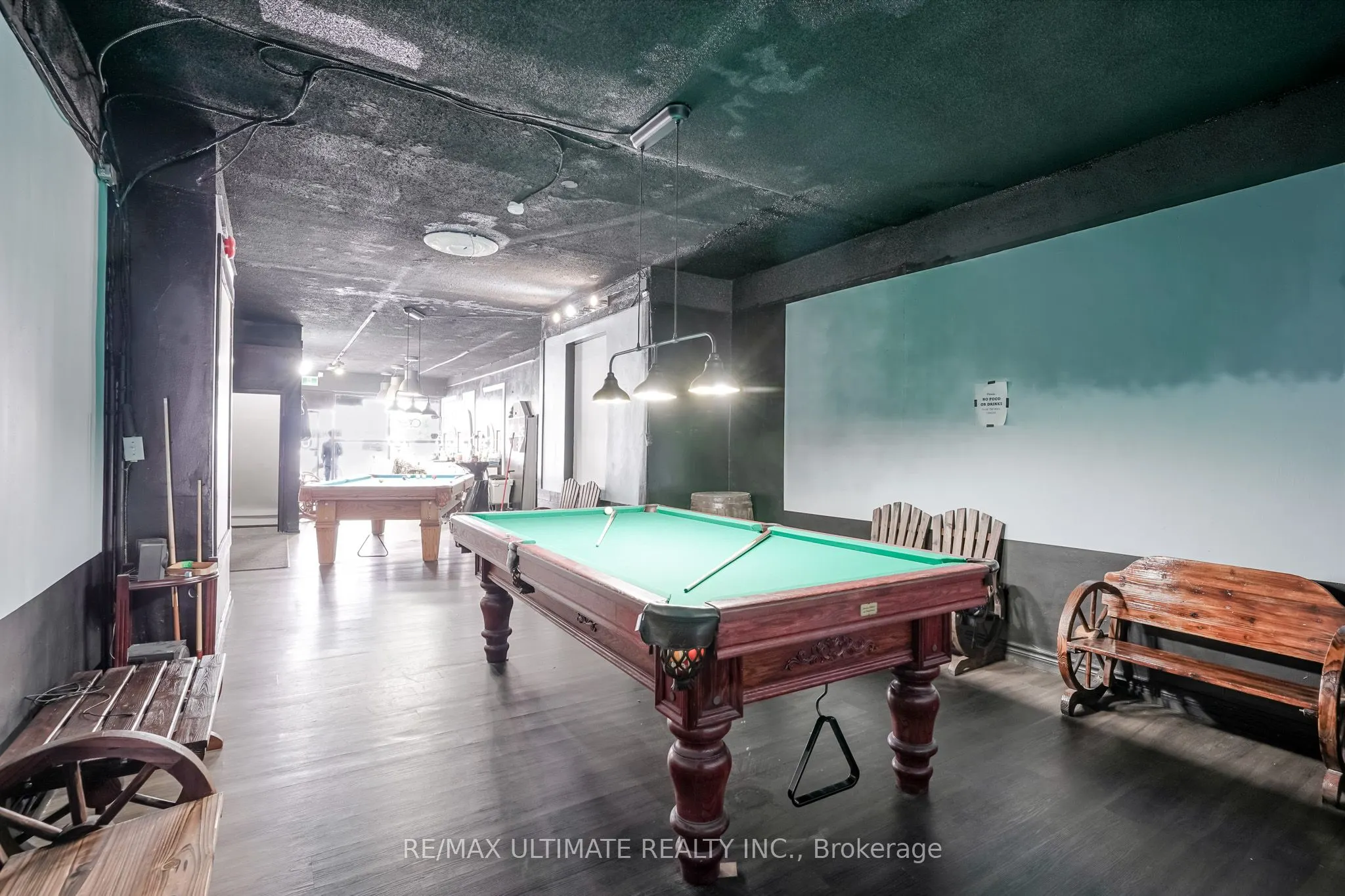 533 Bloor Street W
