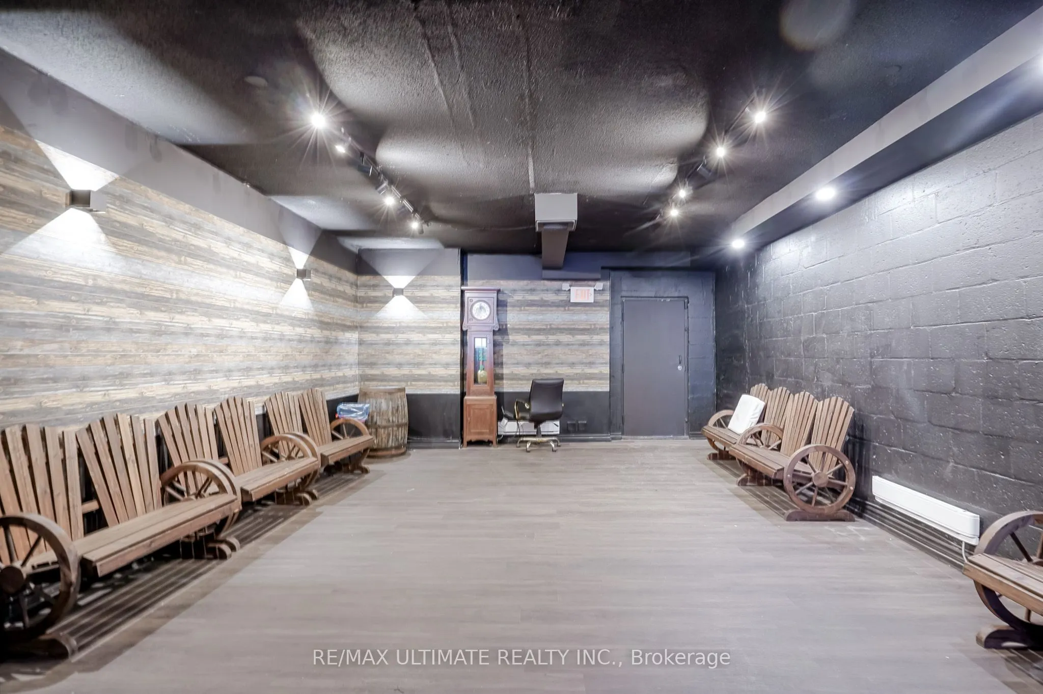 533 Bloor Street W