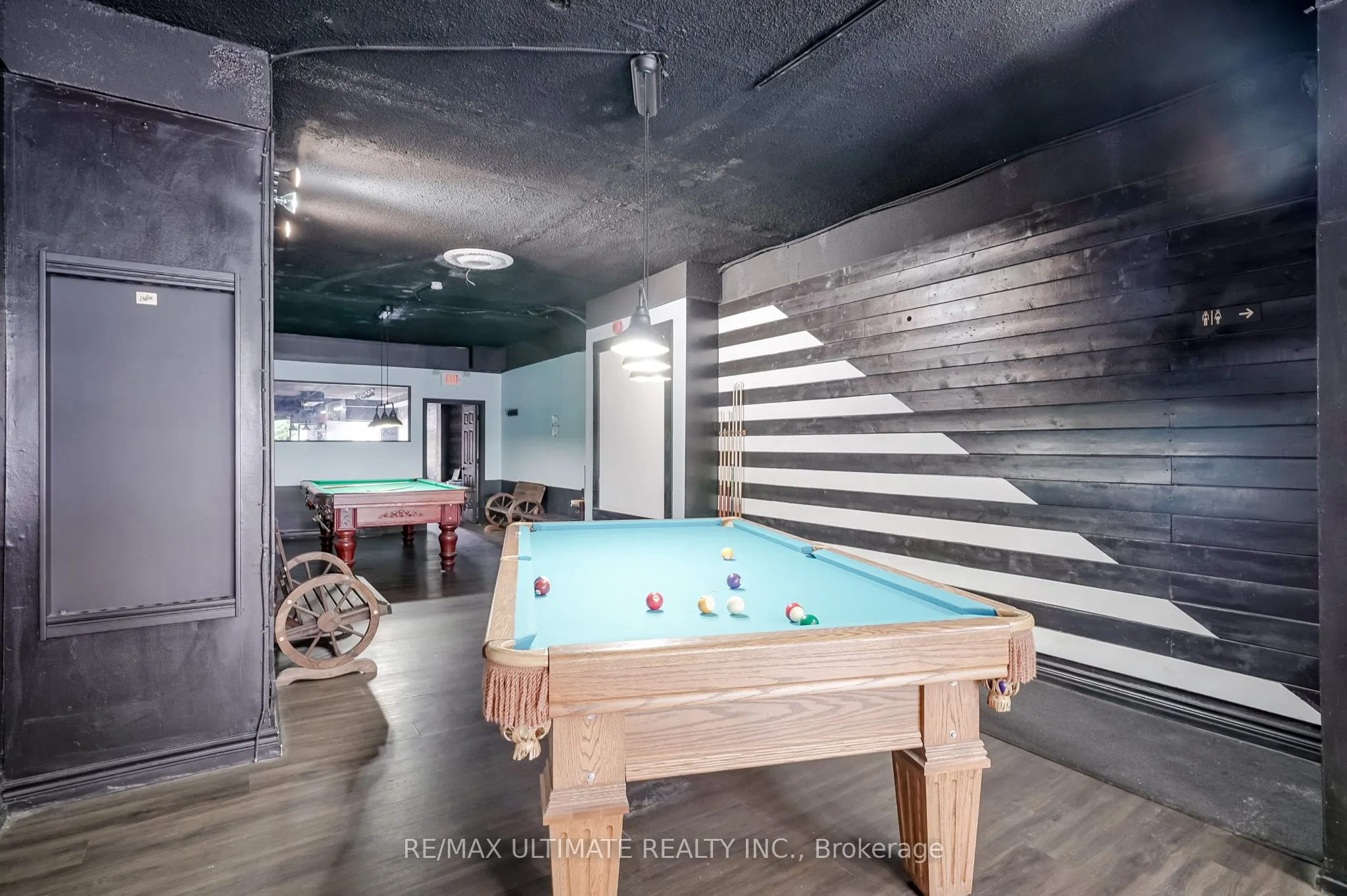 533 Bloor Street W