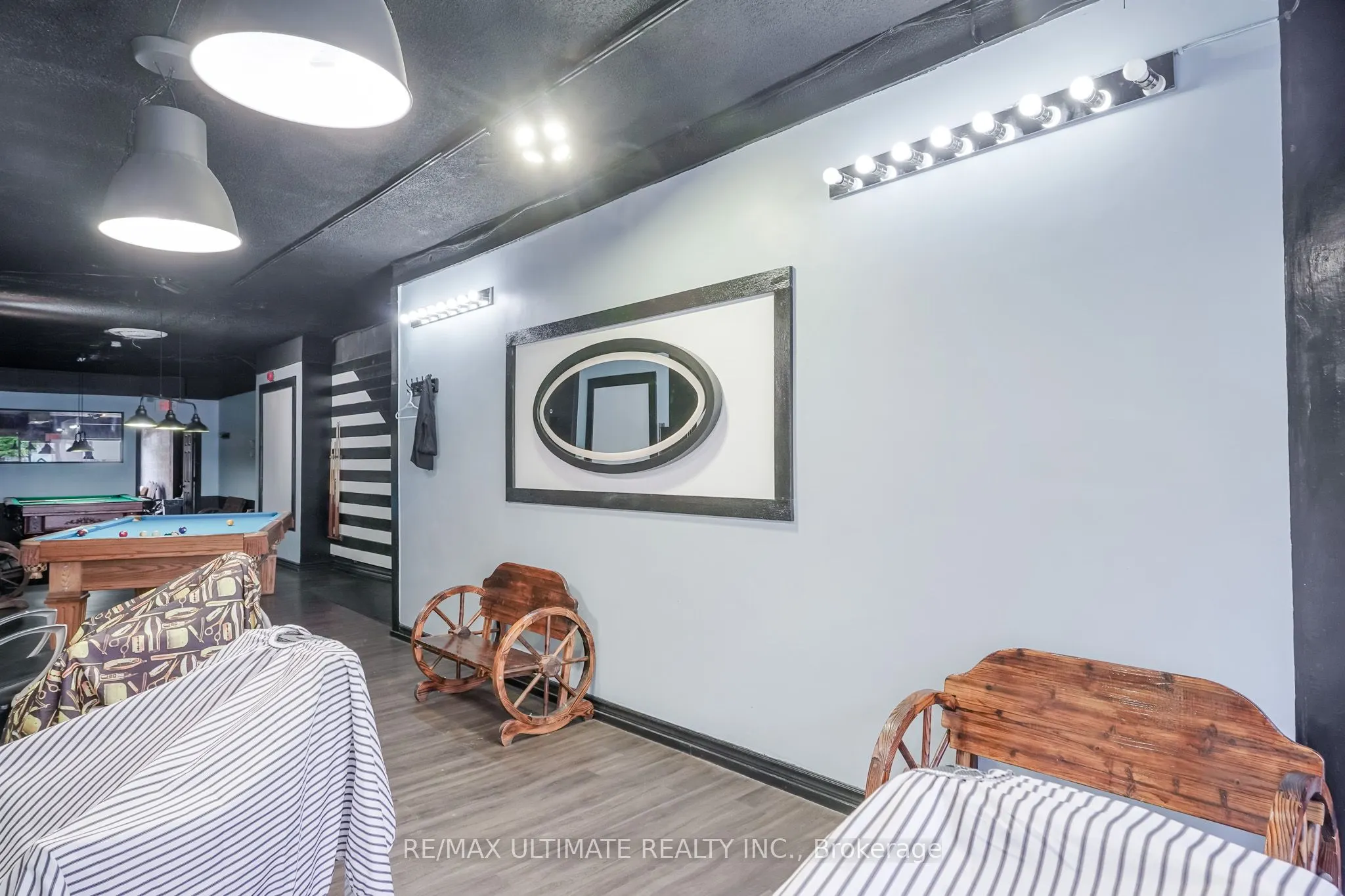 533 Bloor Street W