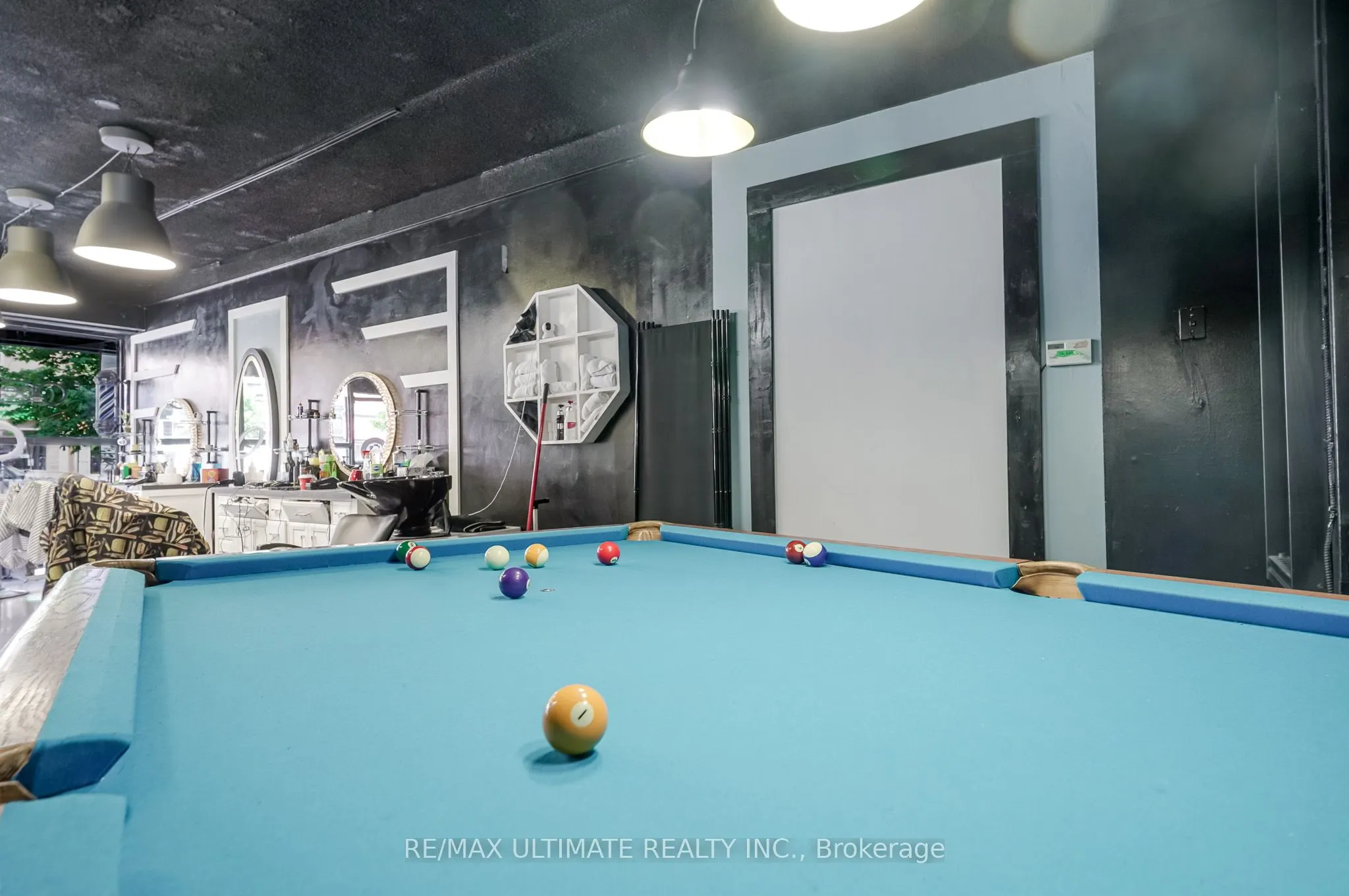 533 Bloor Street W