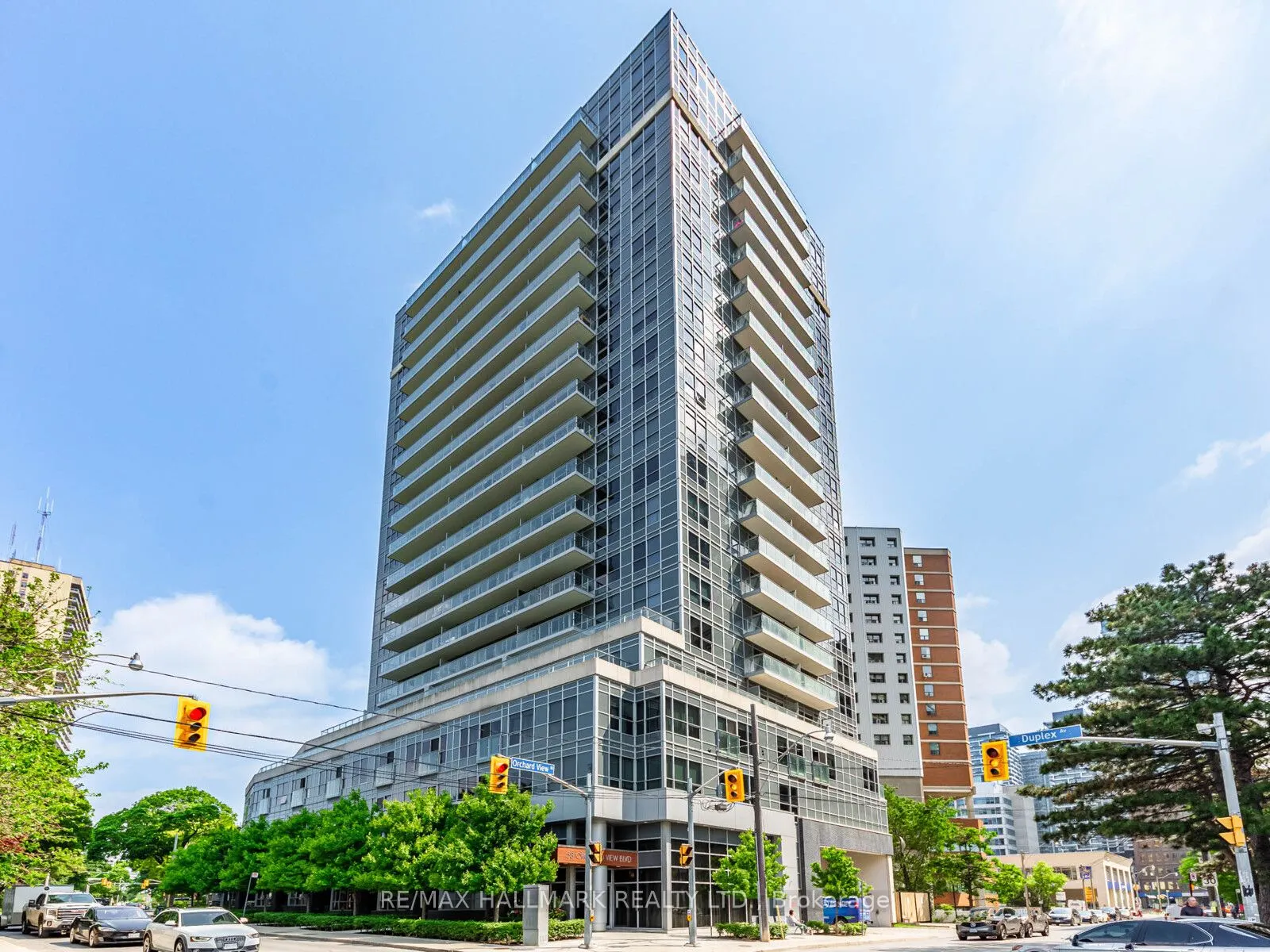 58 Orchard View Boulevard, #1702