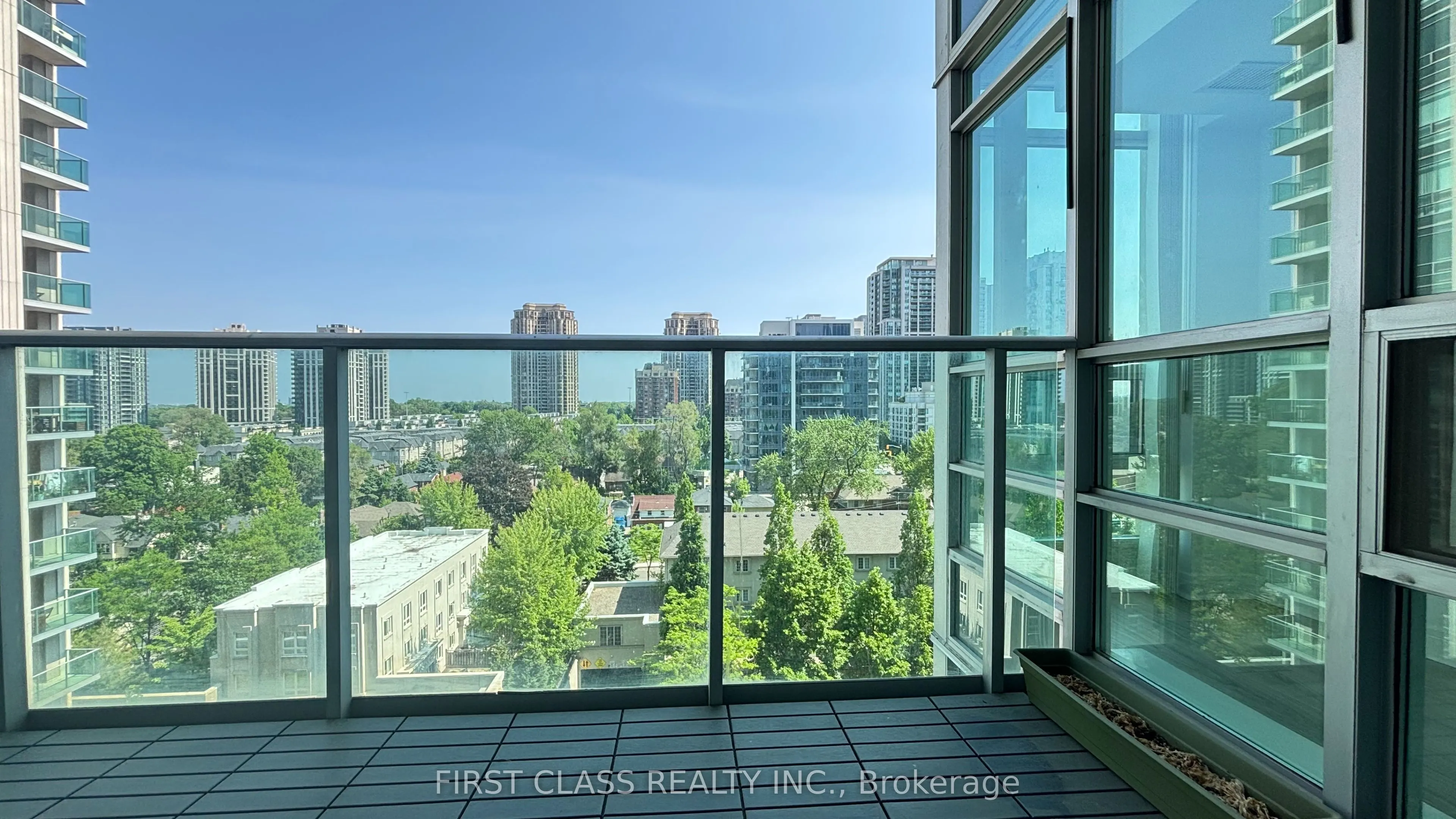 31 Bales Avenue, #1015