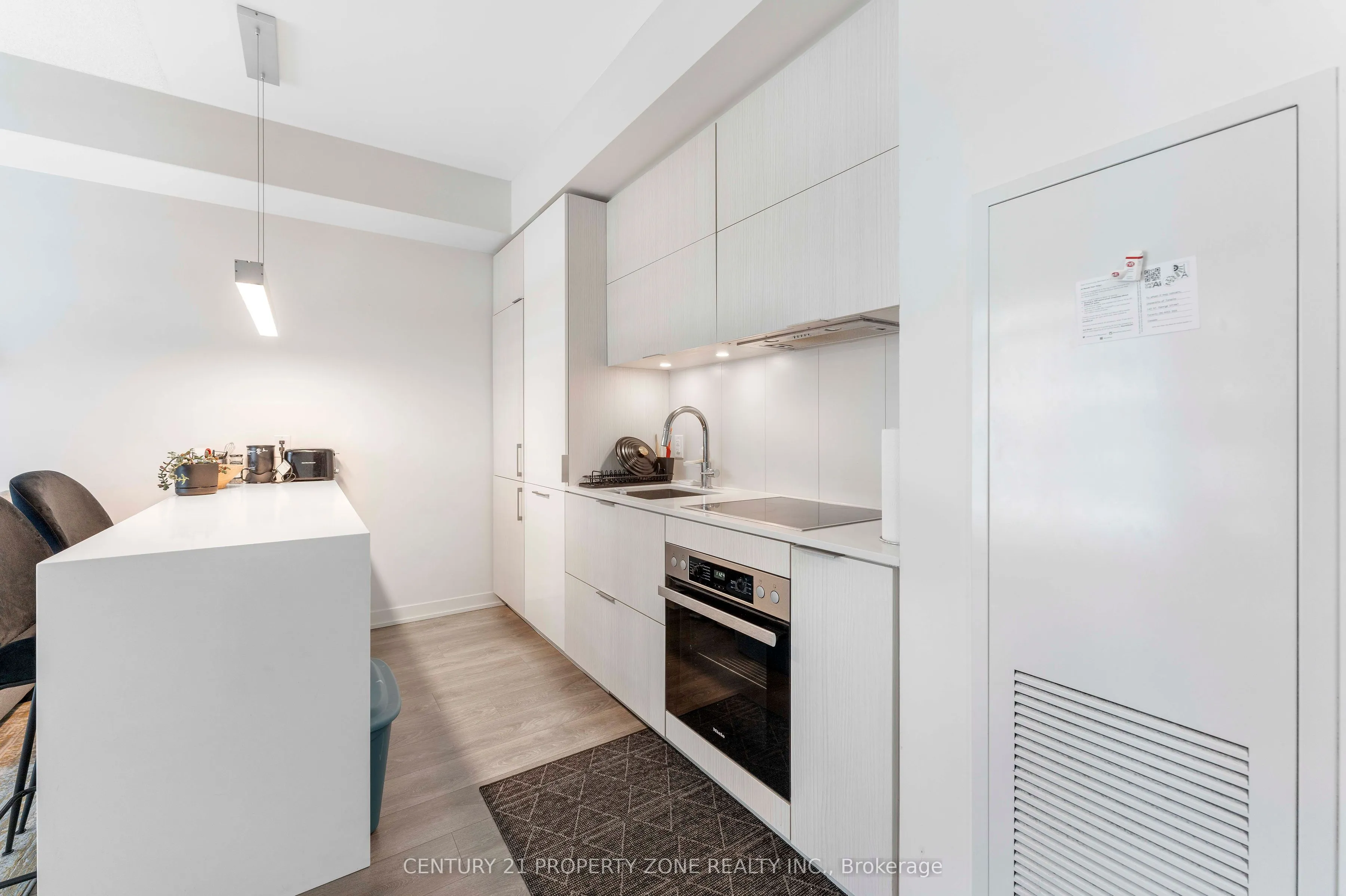 20 Richardson Street, #814