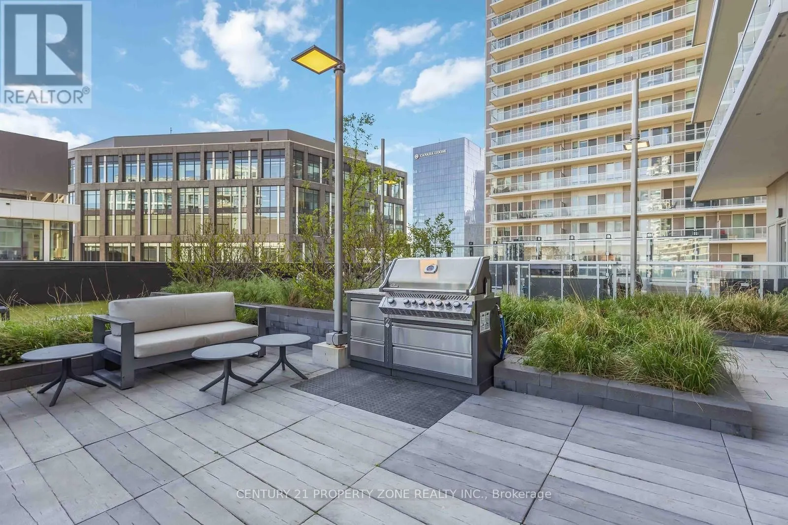 20 Richardson Street, #814