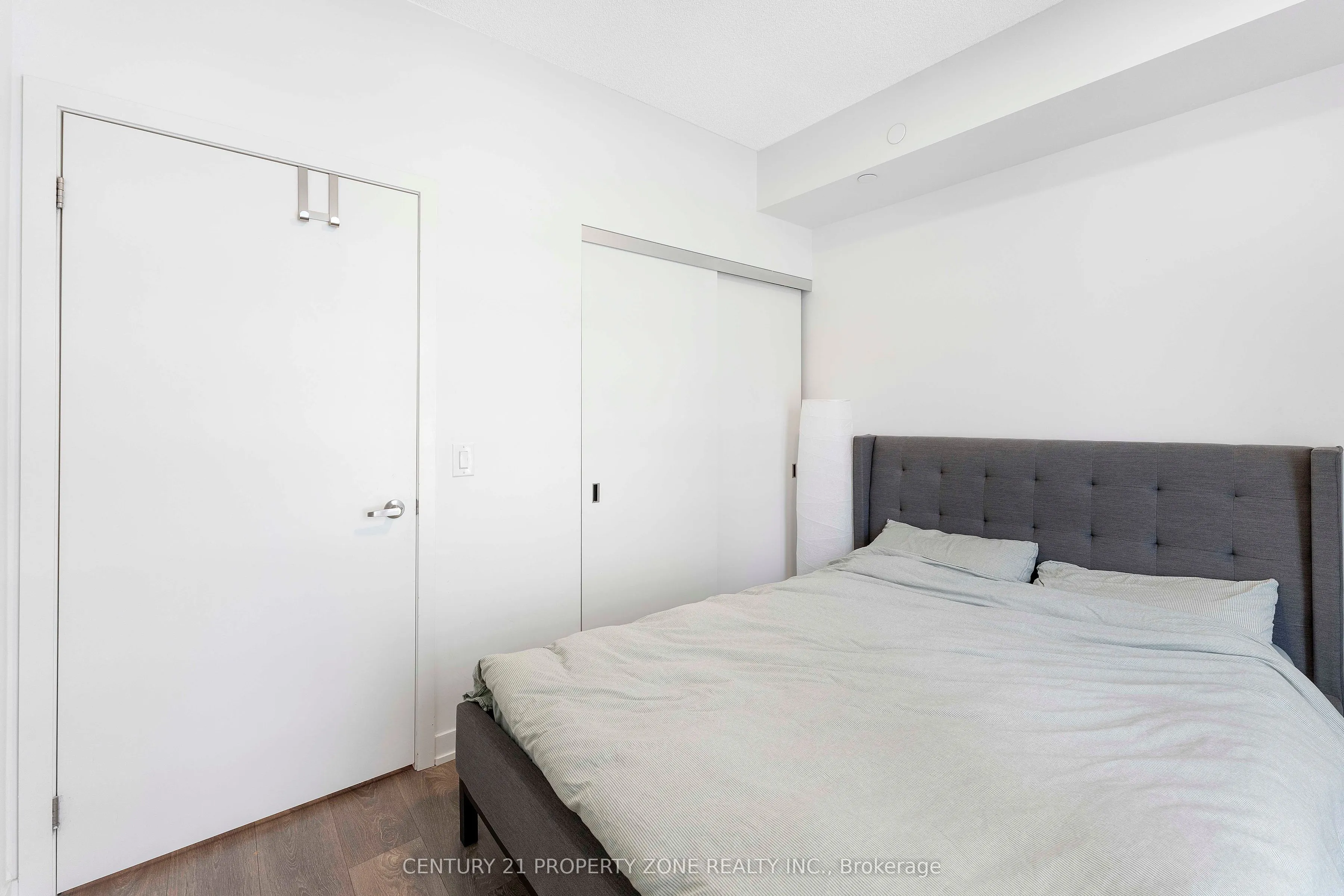 20 Richardson Street, #814