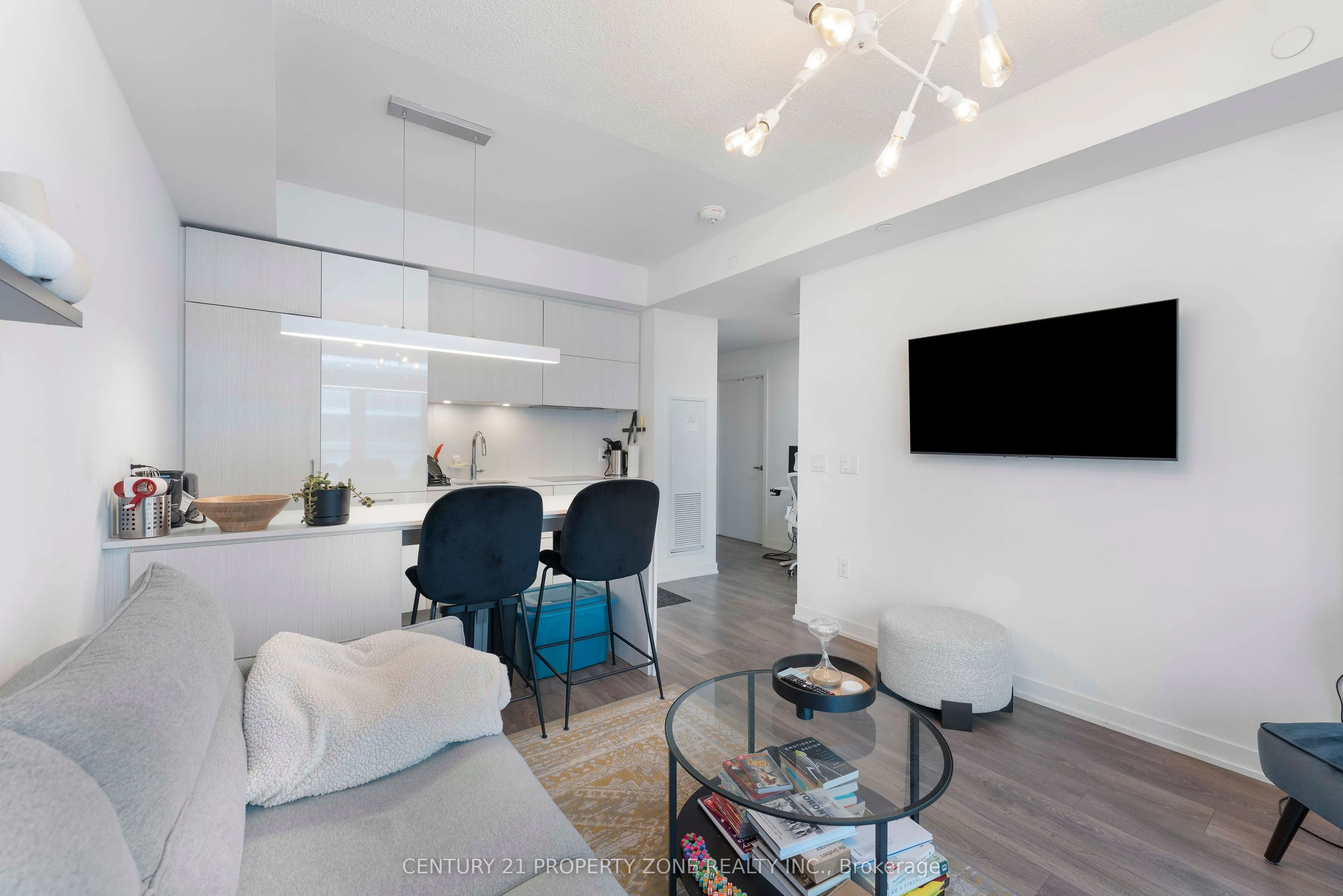 20 Richardson Street, #814