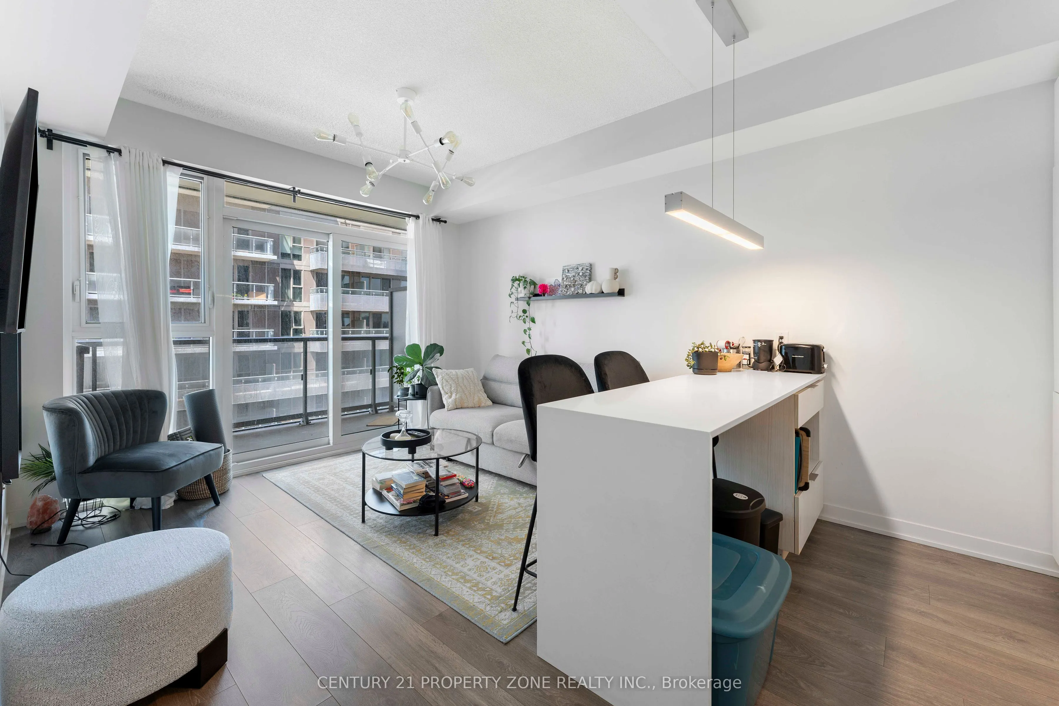 20 Richardson Street, #814