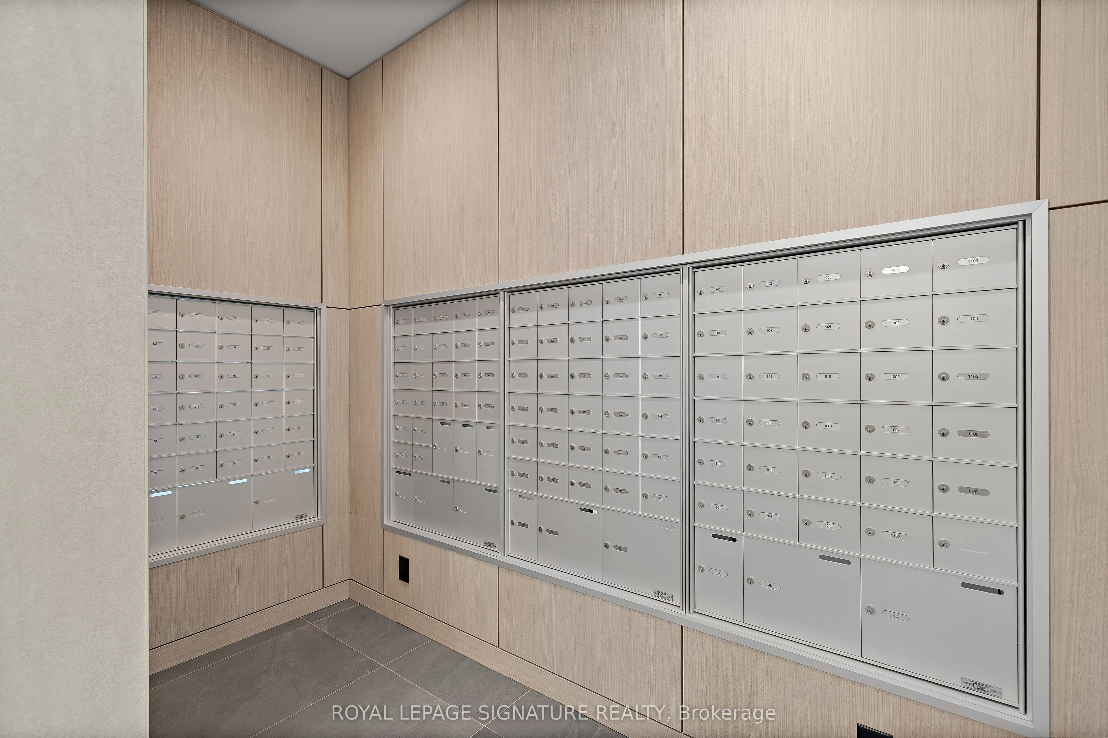 664 Spadina Avenue, #1002