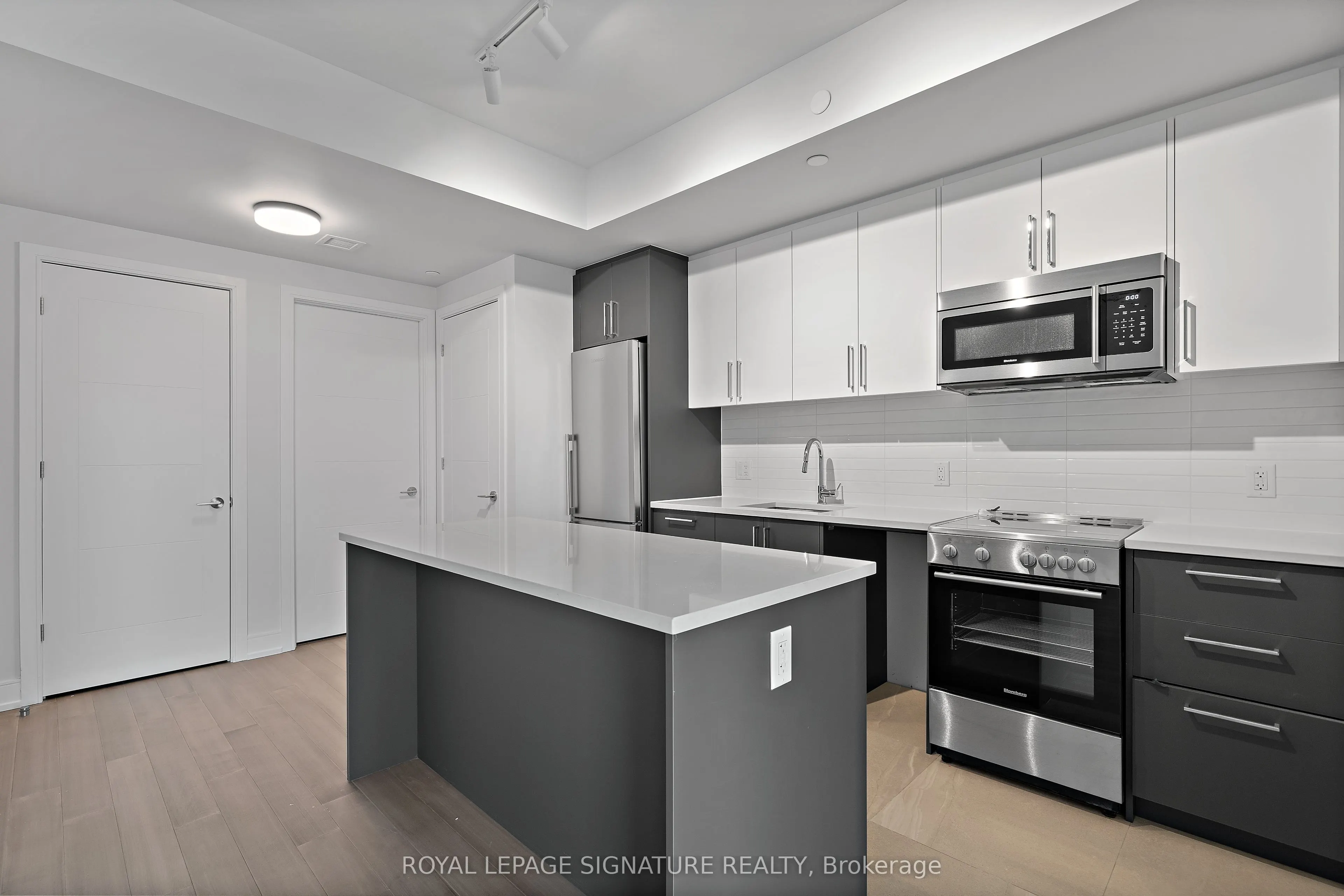 664 Spadina Avenue, #1002
