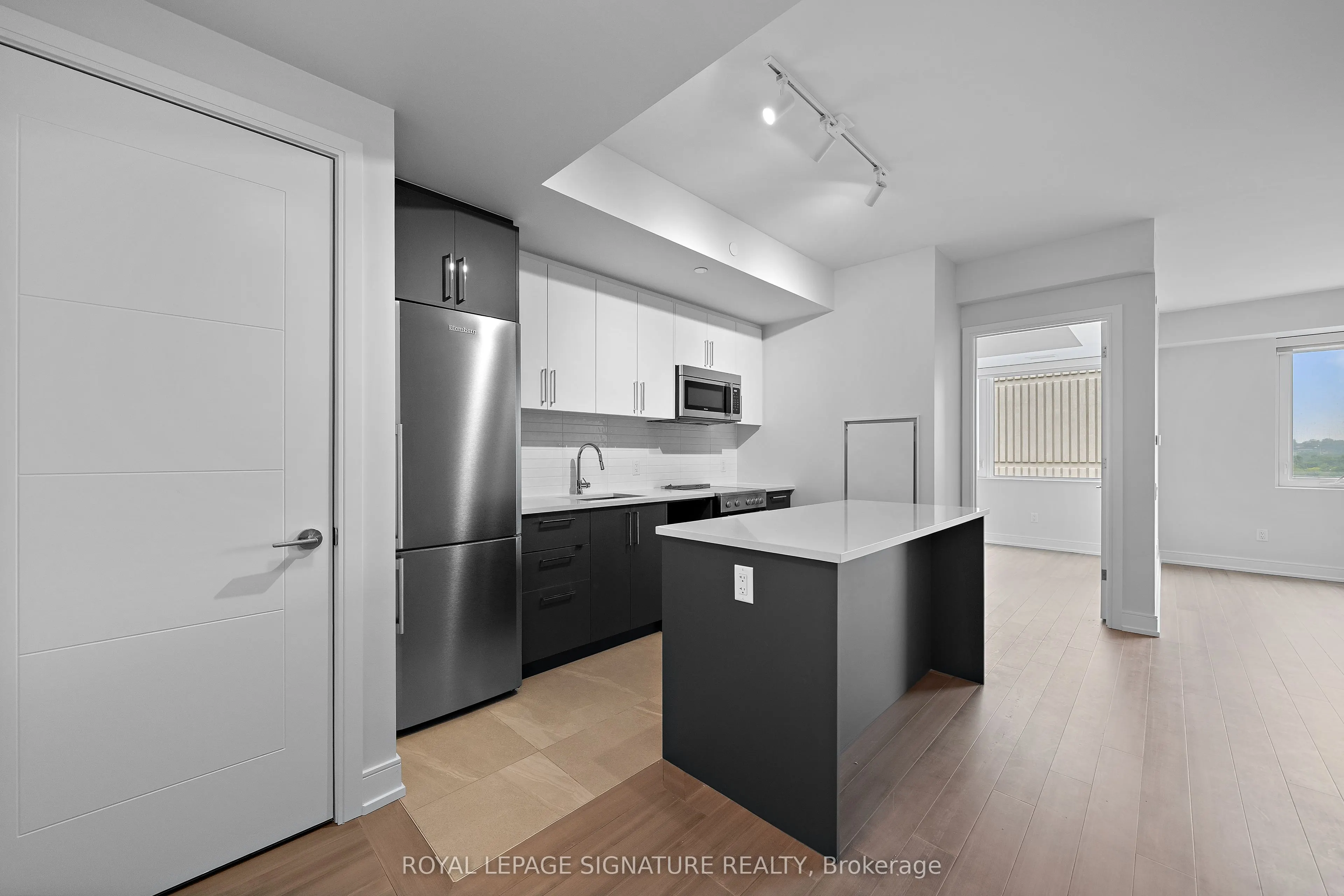 664 Spadina Avenue, #1002