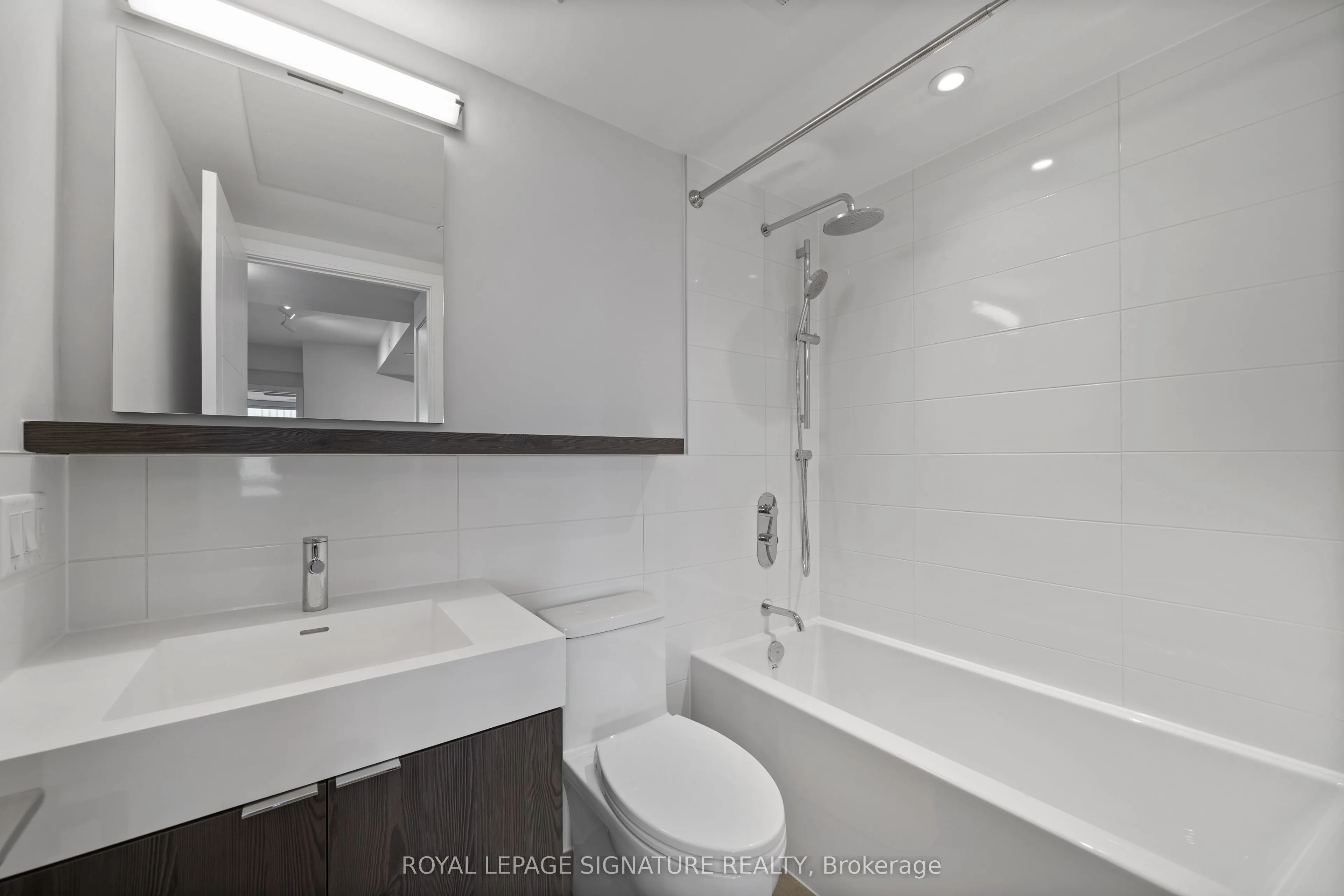 664 Spadina Avenue, #1002